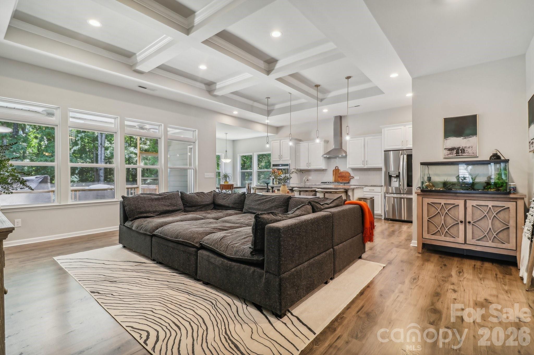 10117 Lakeshore Drive — Lancaster