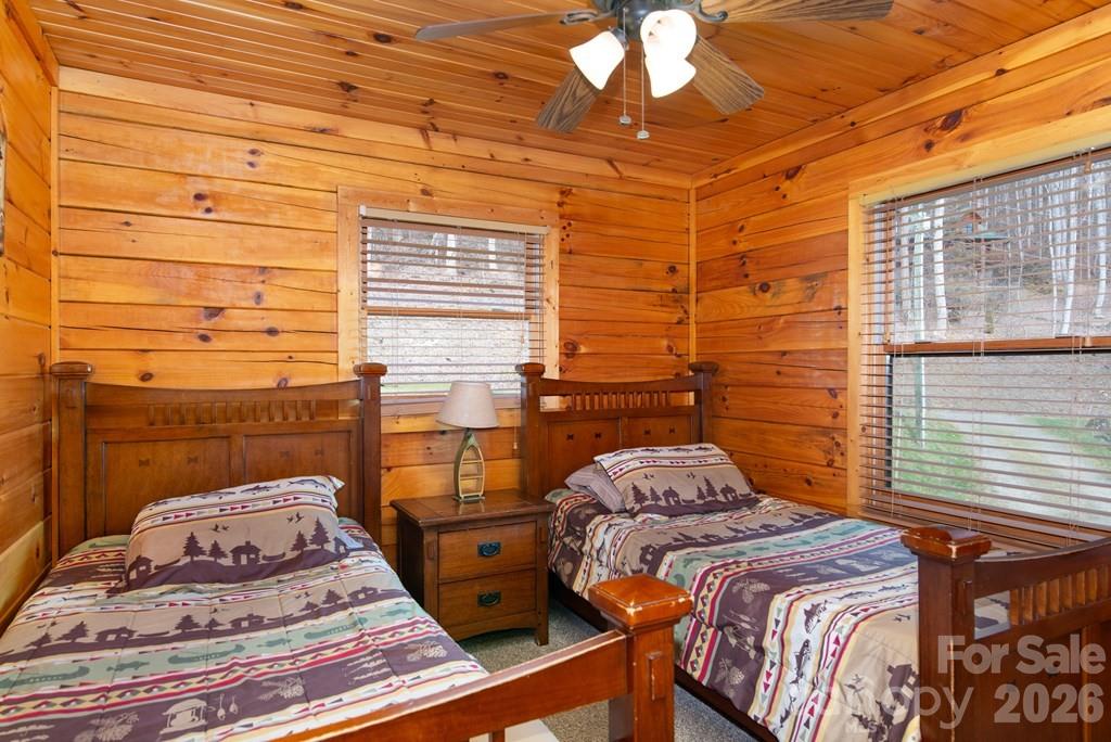 675 Forest Valley Road — Sylva