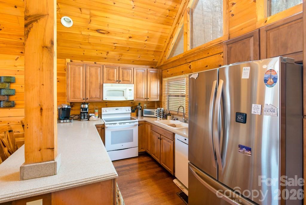 675 Forest Valley Road — Sylva