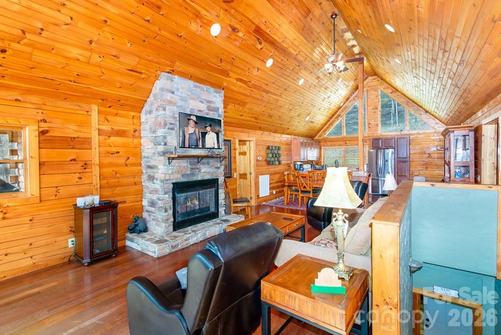 675 Forest Valley Road — Sylva