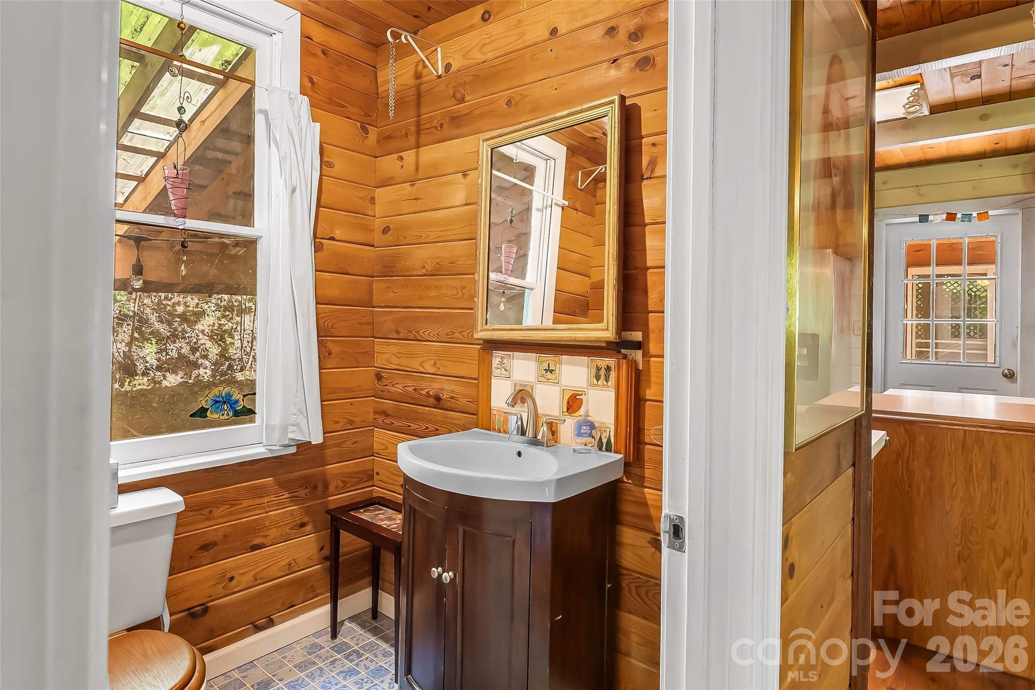 586 Liberty Church Road — Marion