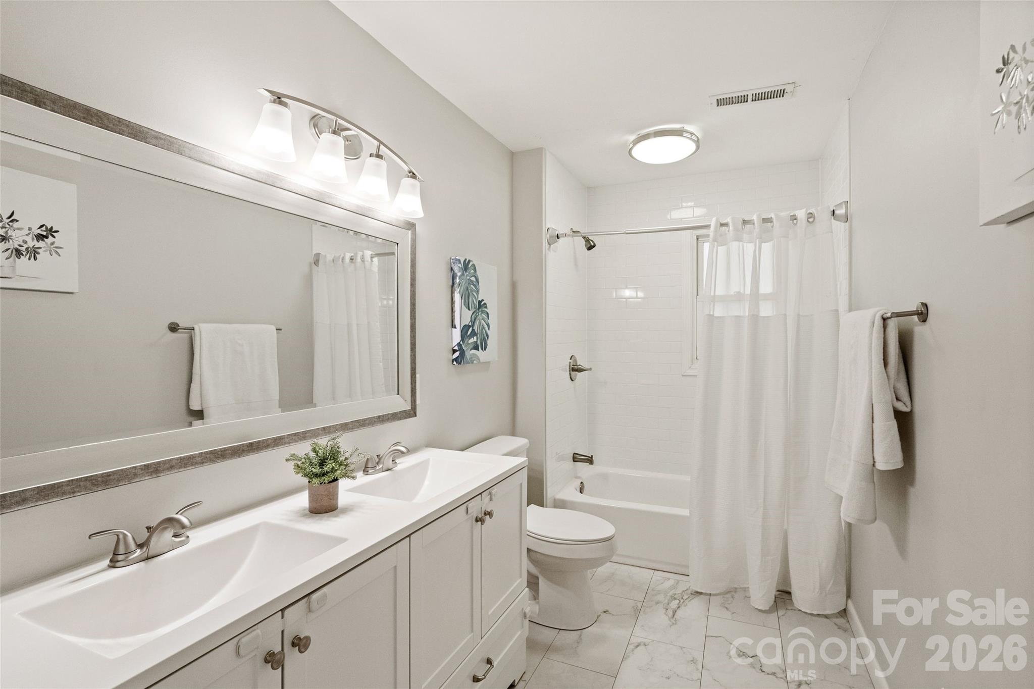 5801 Lindenwood Drive — Matthews