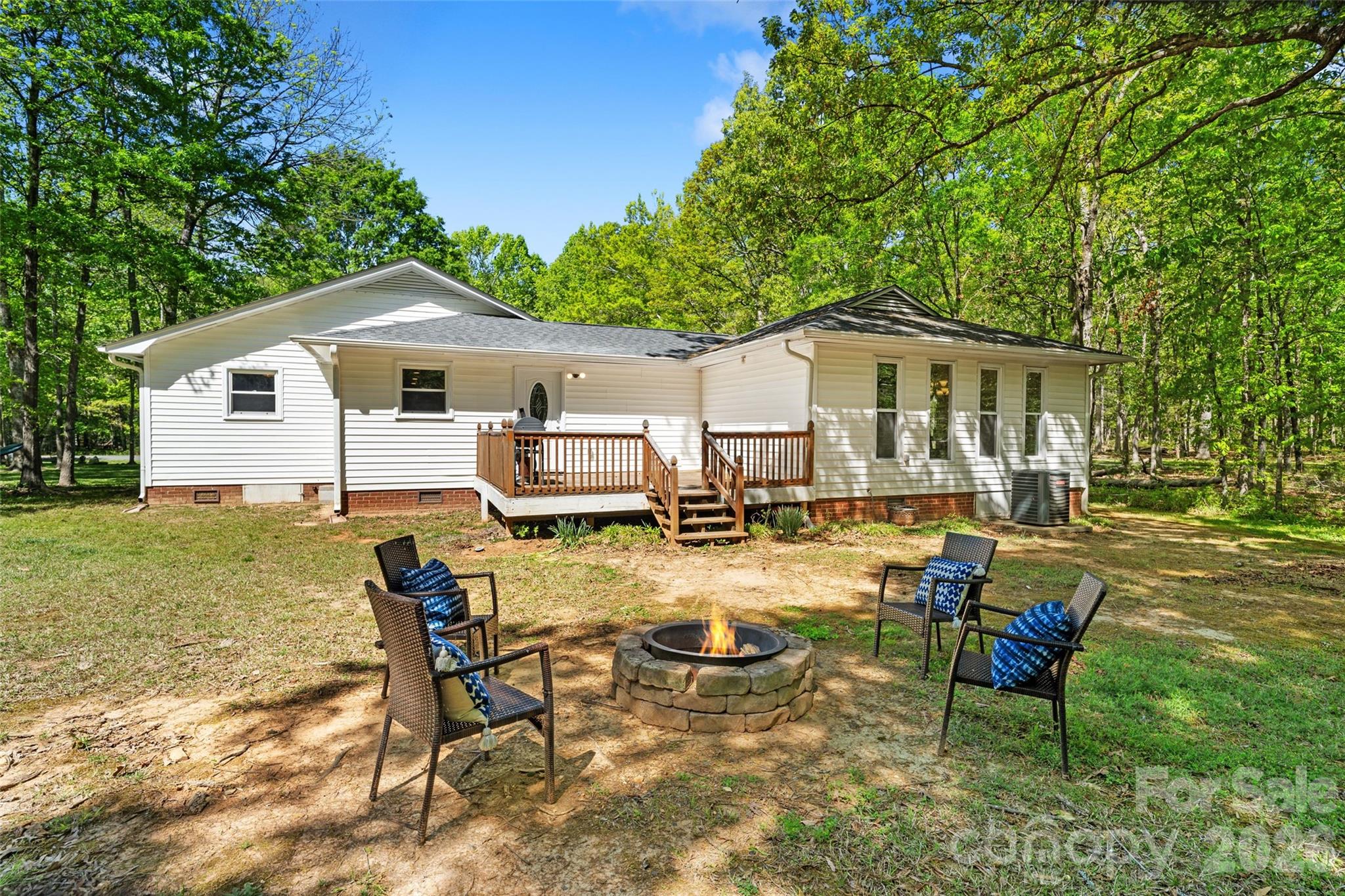 5801 Lindenwood Drive — Matthews