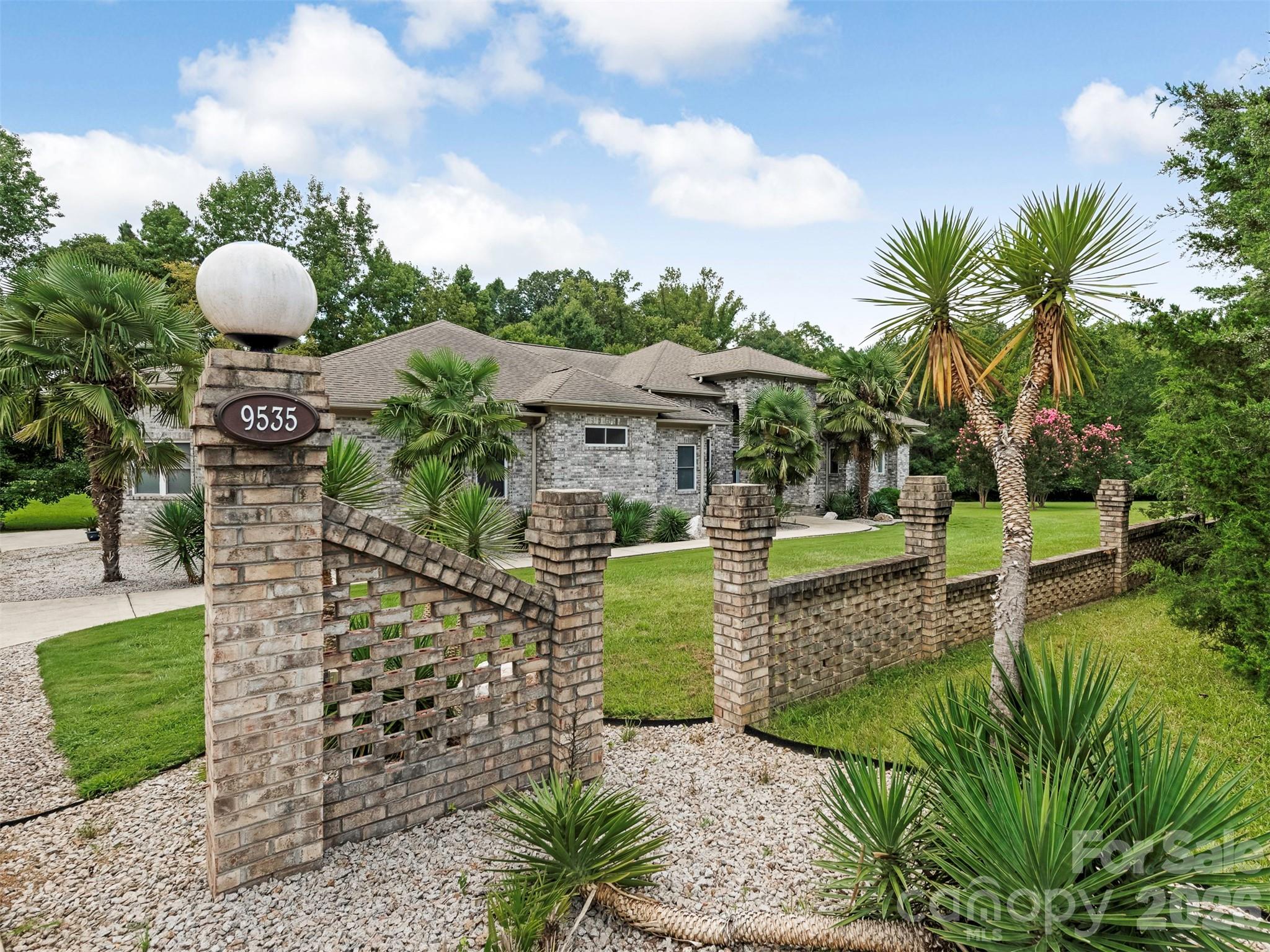9535 Potter Road — Matthews