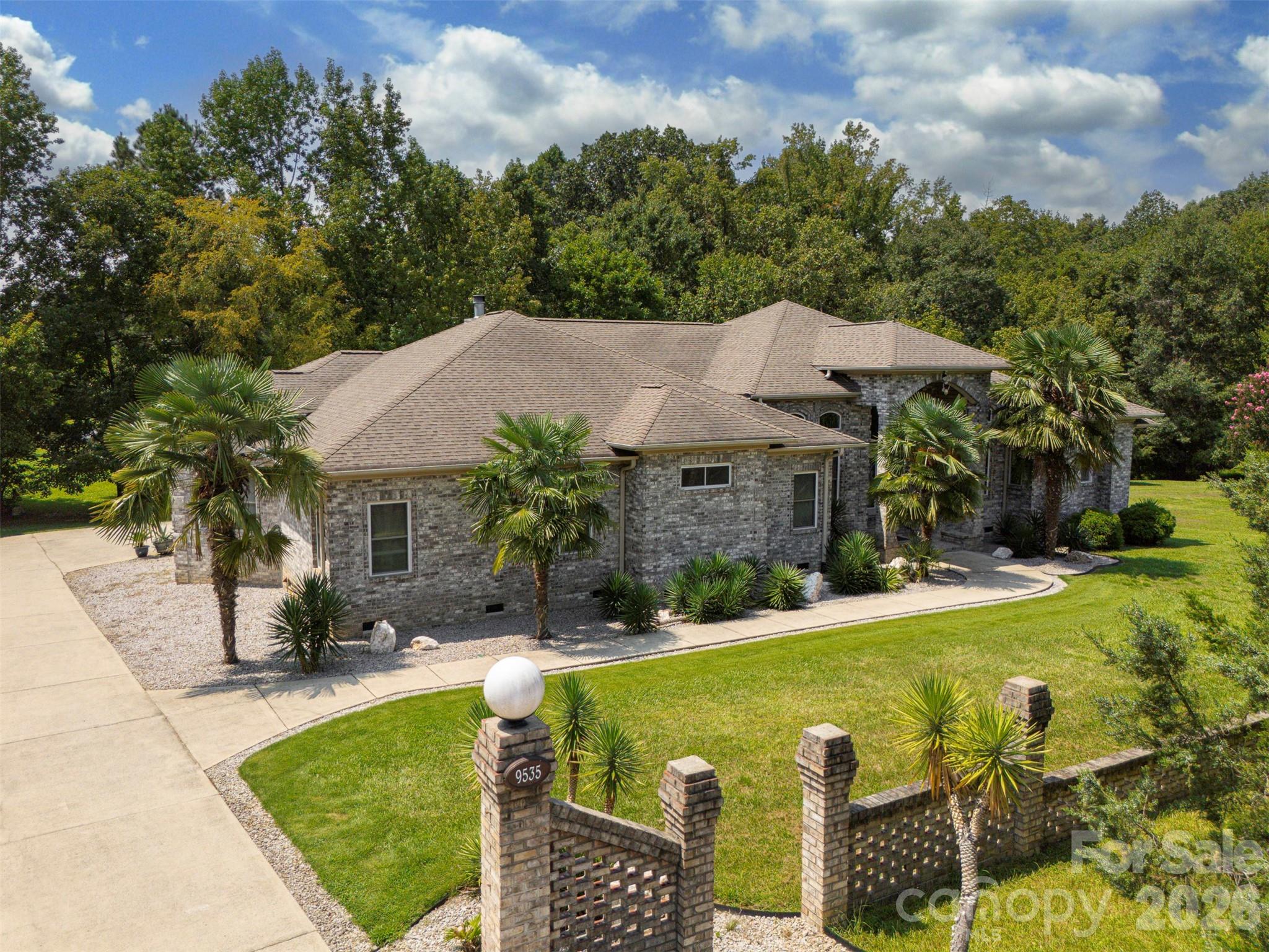 9535 Potter Road — Matthews