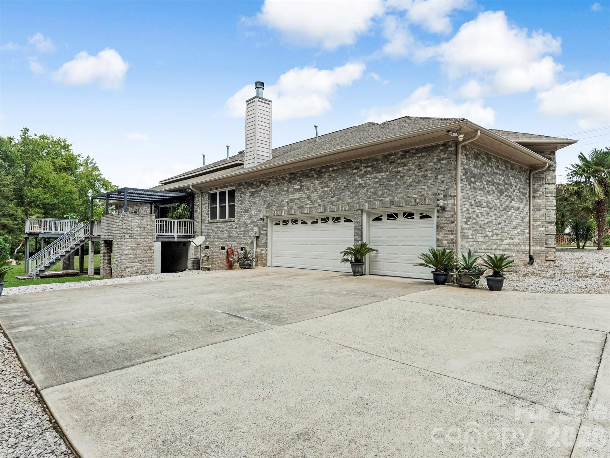 9535 Potter Road — Matthews
