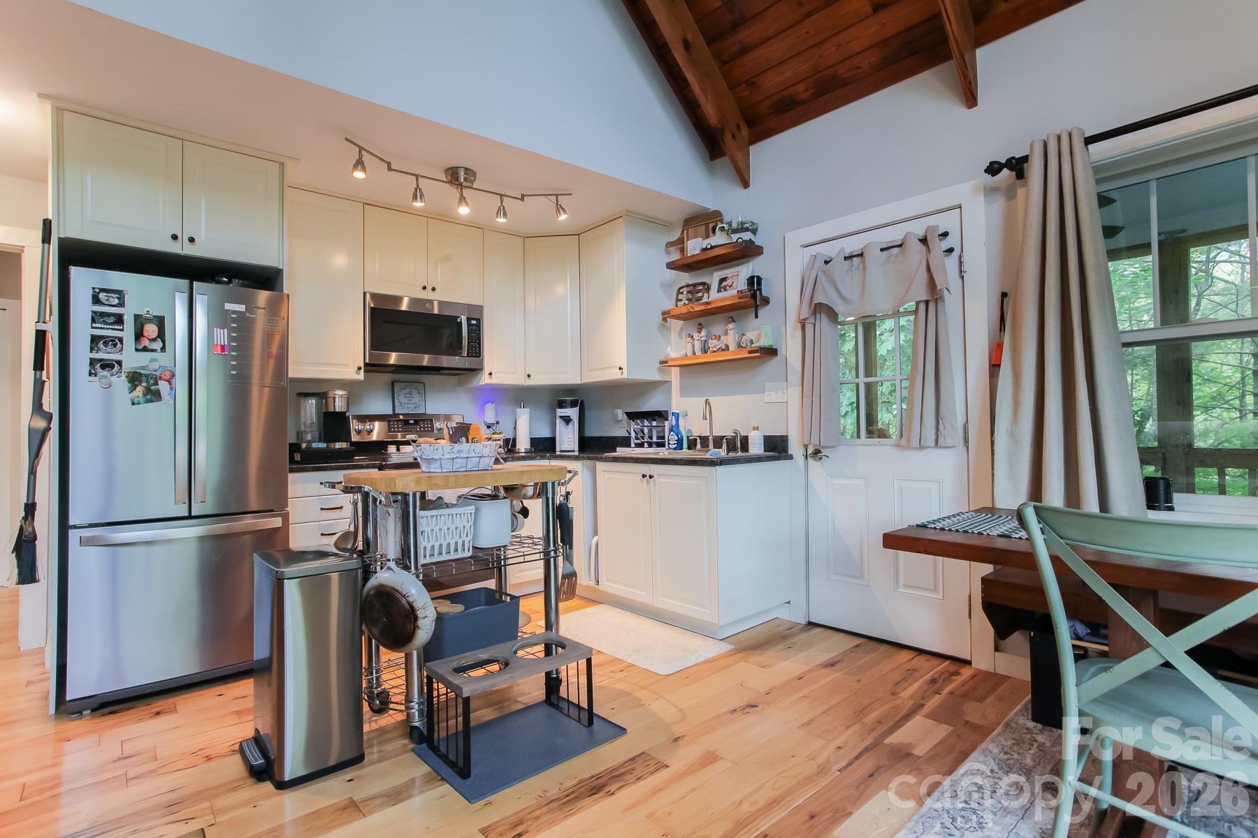 292 Wolf Creek Heights — Almond