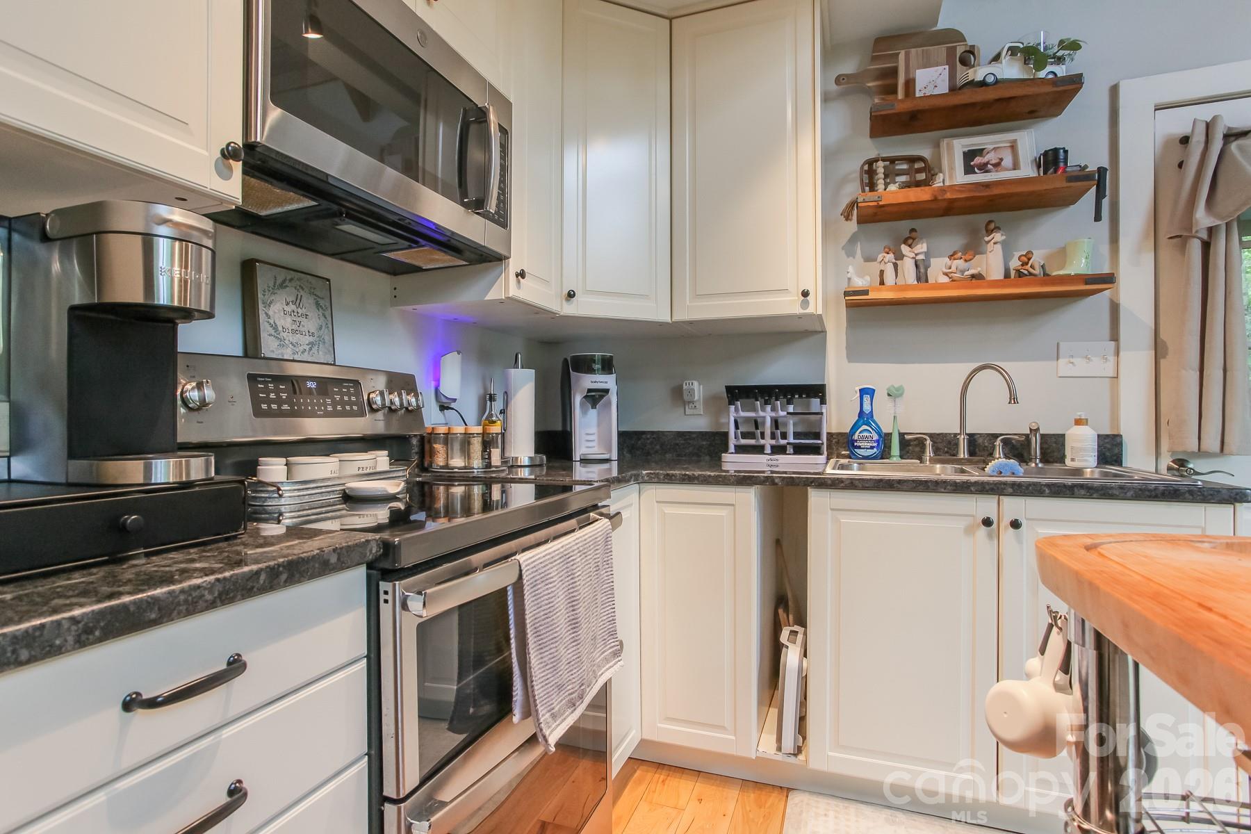 292 Wolf Creek Heights — Almond