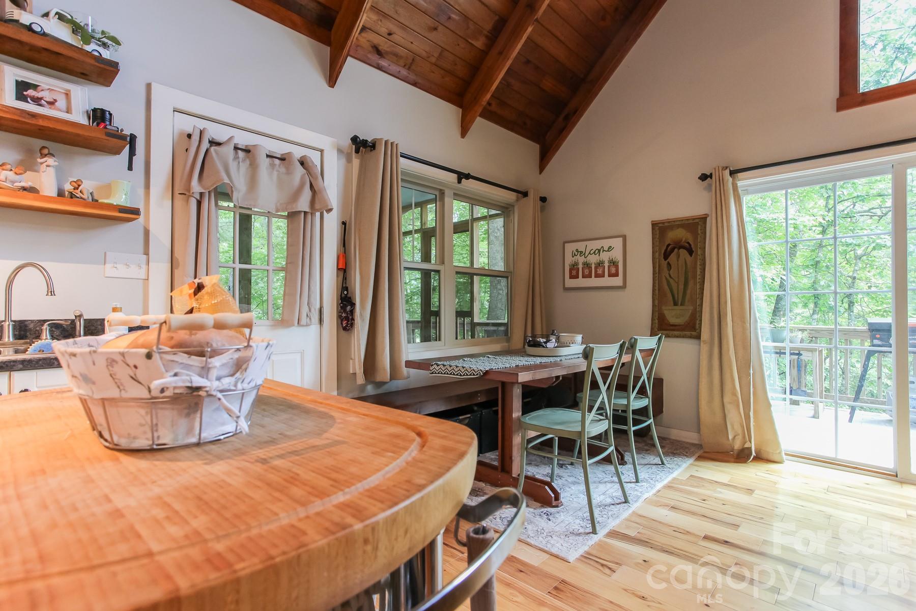292 Wolf Creek Heights — Almond