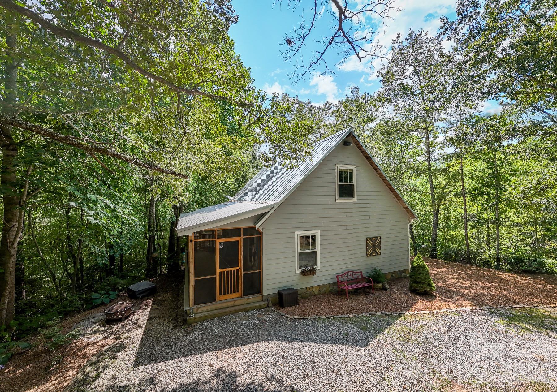 292 Wolf Creek Heights — Almond