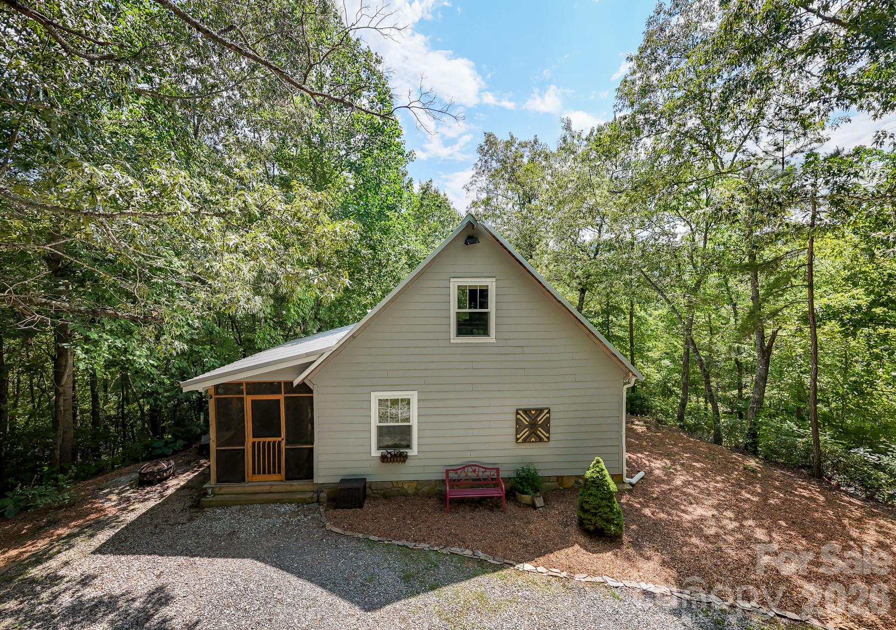 292 Wolf Creek Heights — Almond