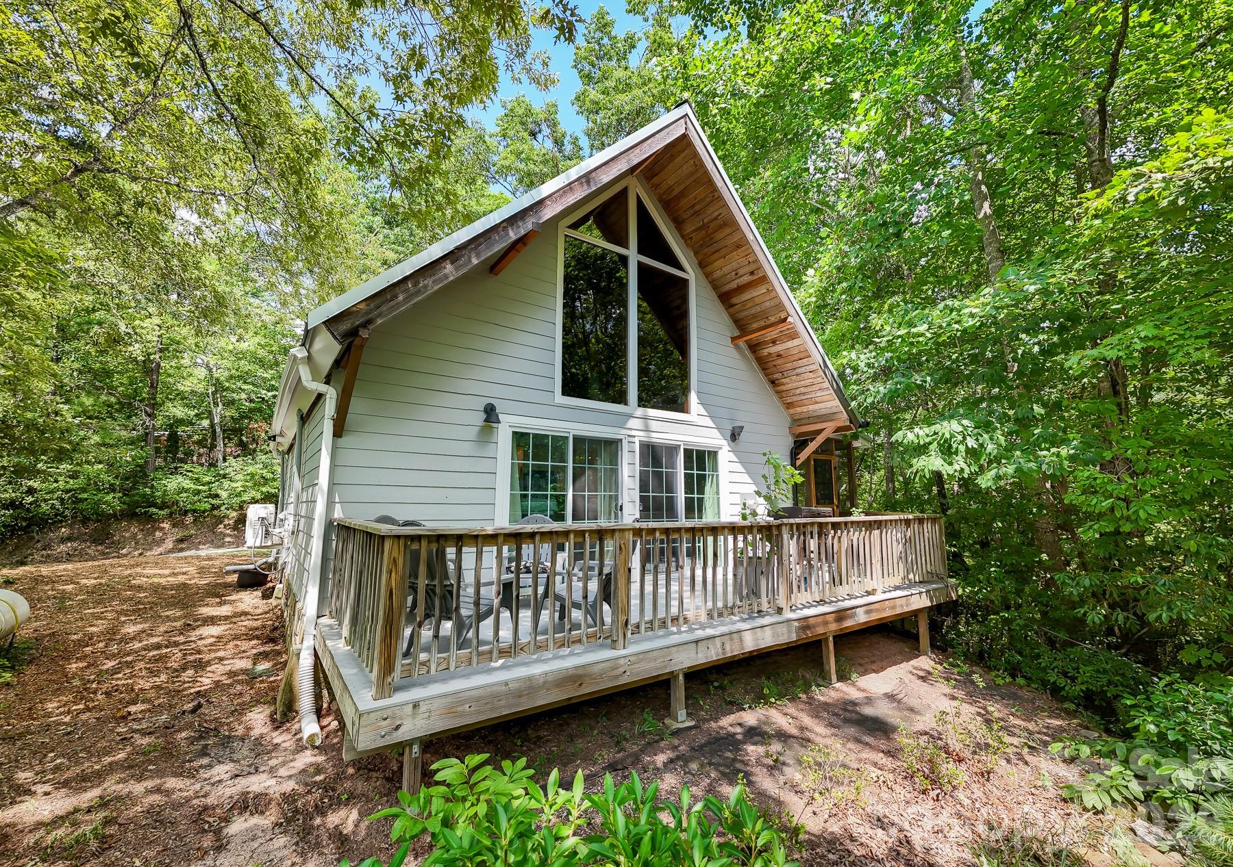 292 Wolf Creek Heights — Almond
