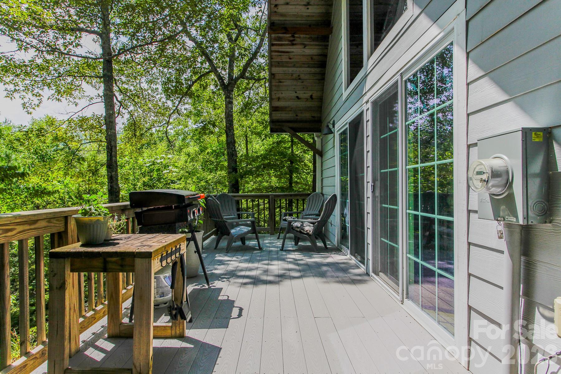 292 Wolf Creek Heights — Almond