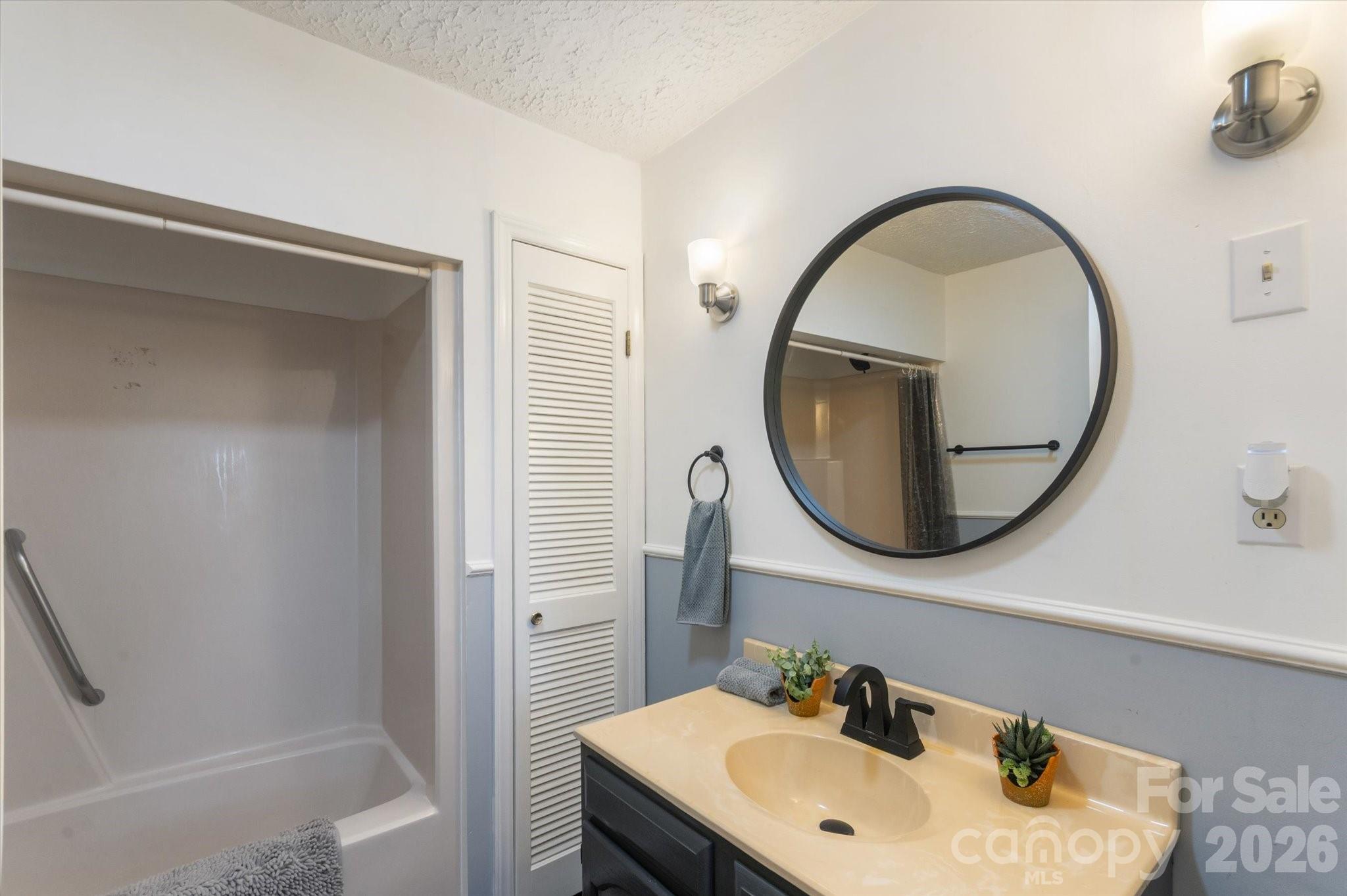 25 Montview Circle — Brevard