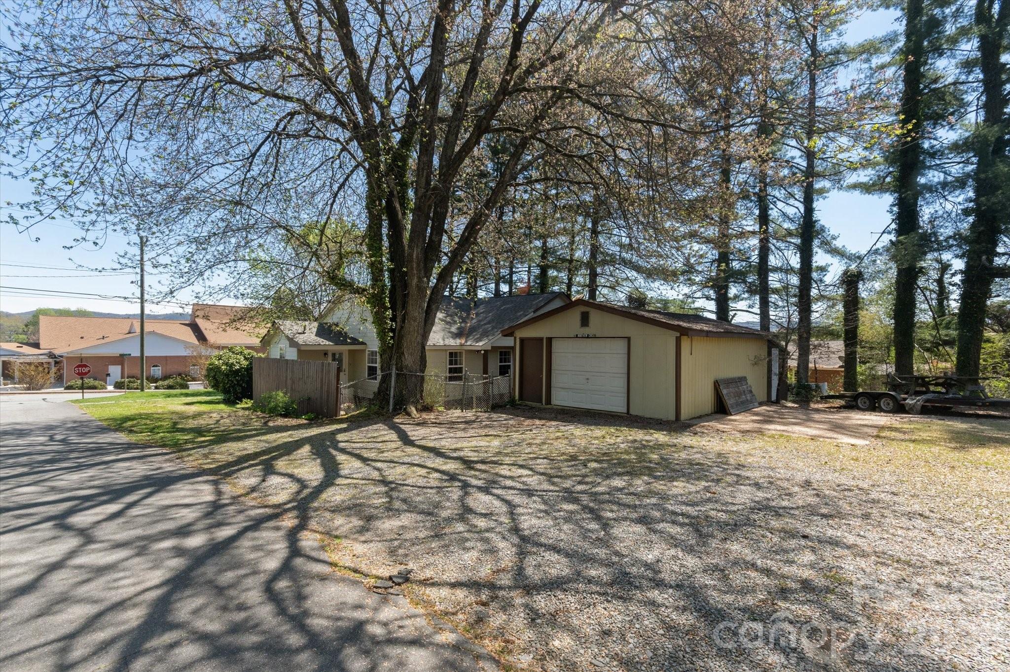 25 Montview Circle — Brevard