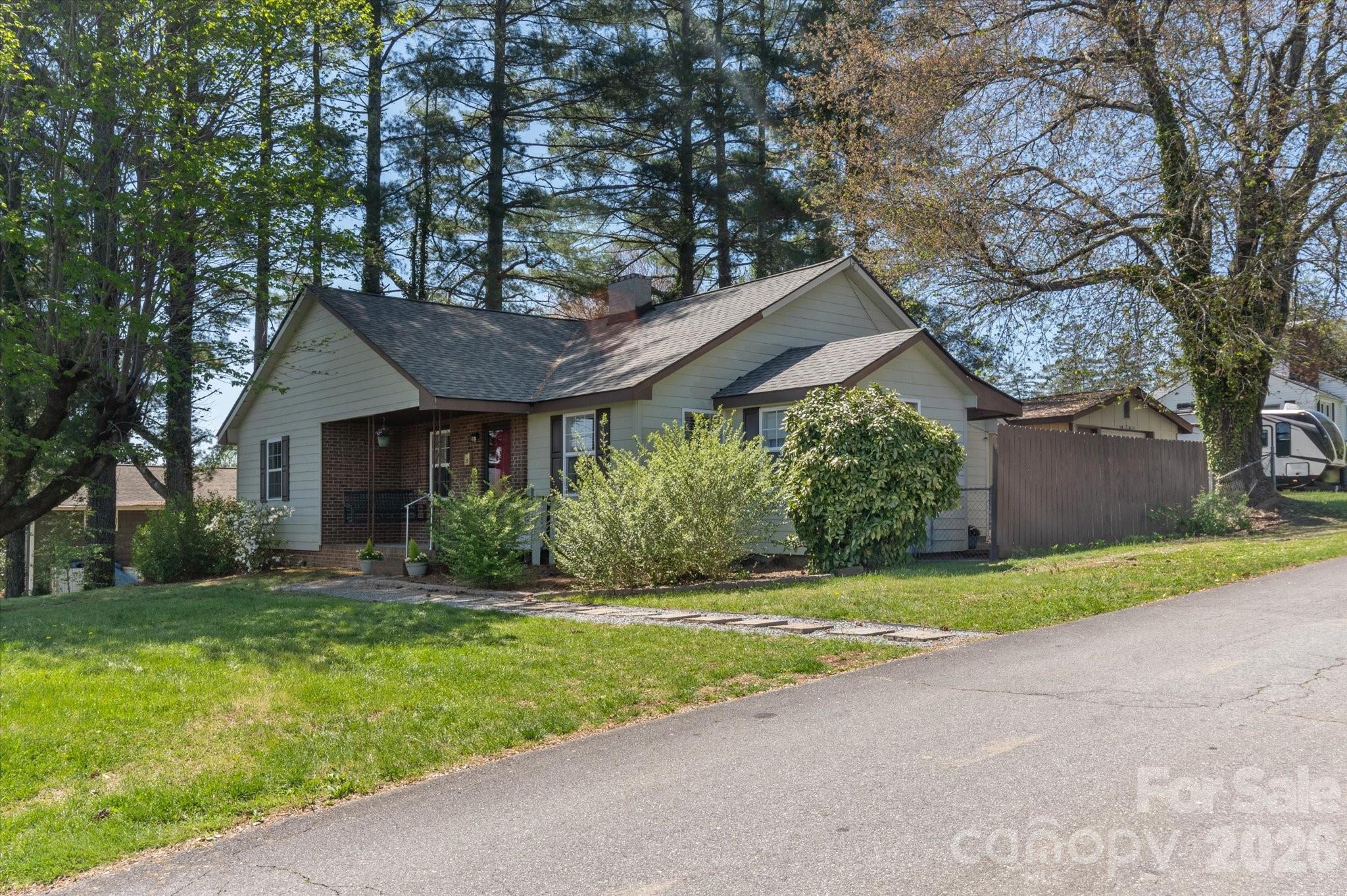 25 Montview Circle — Brevard