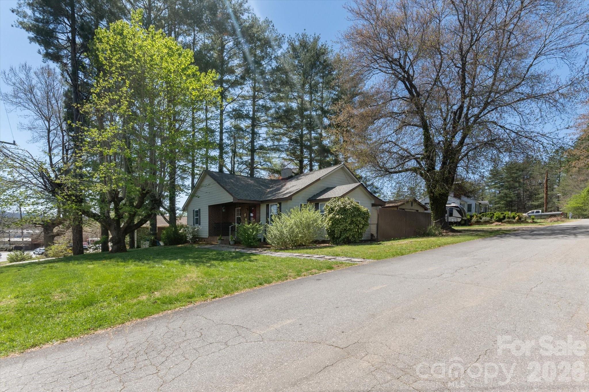 25 Montview Circle — Brevard