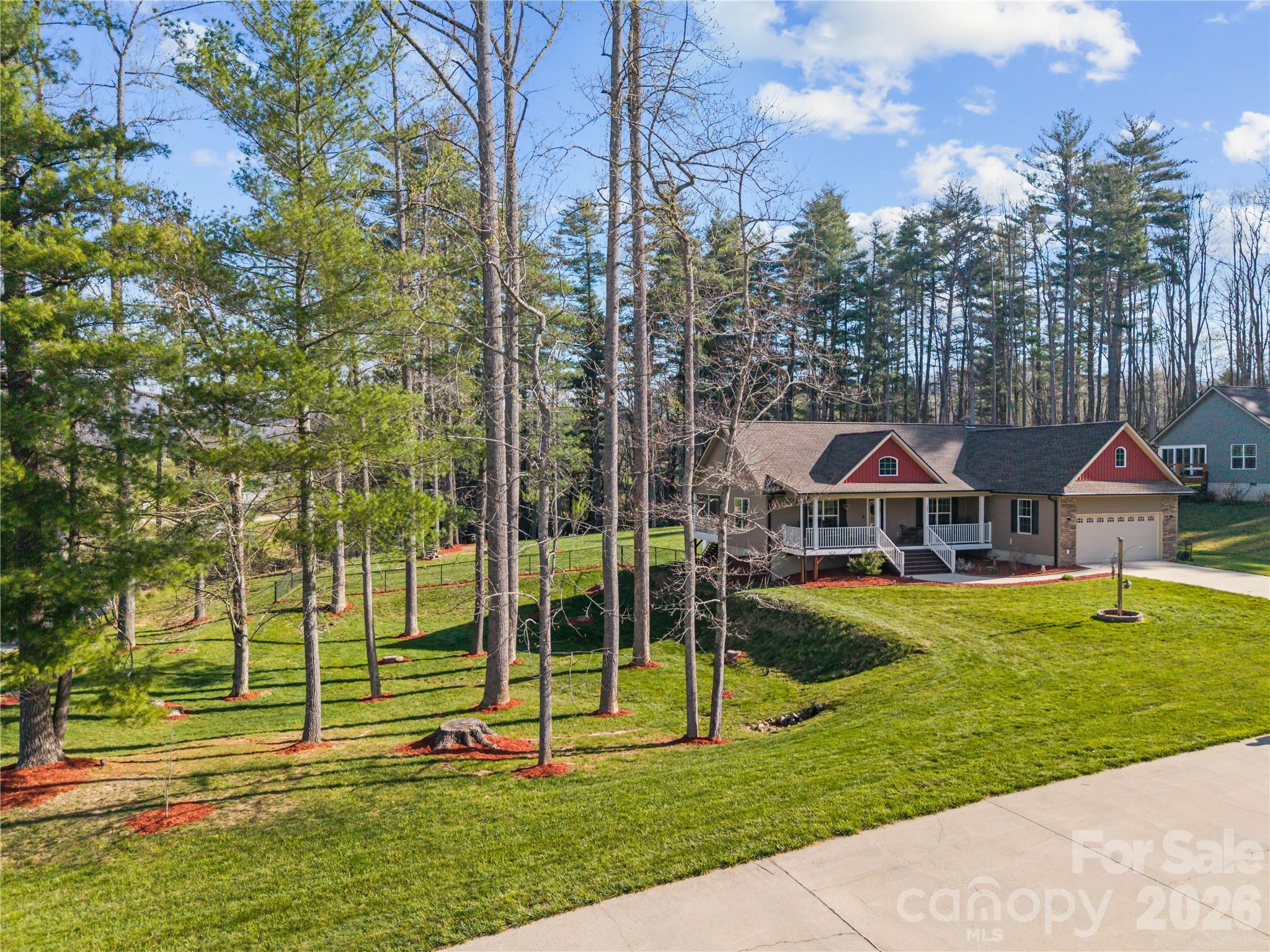 27 Pounding Mill Road — Hendersonville