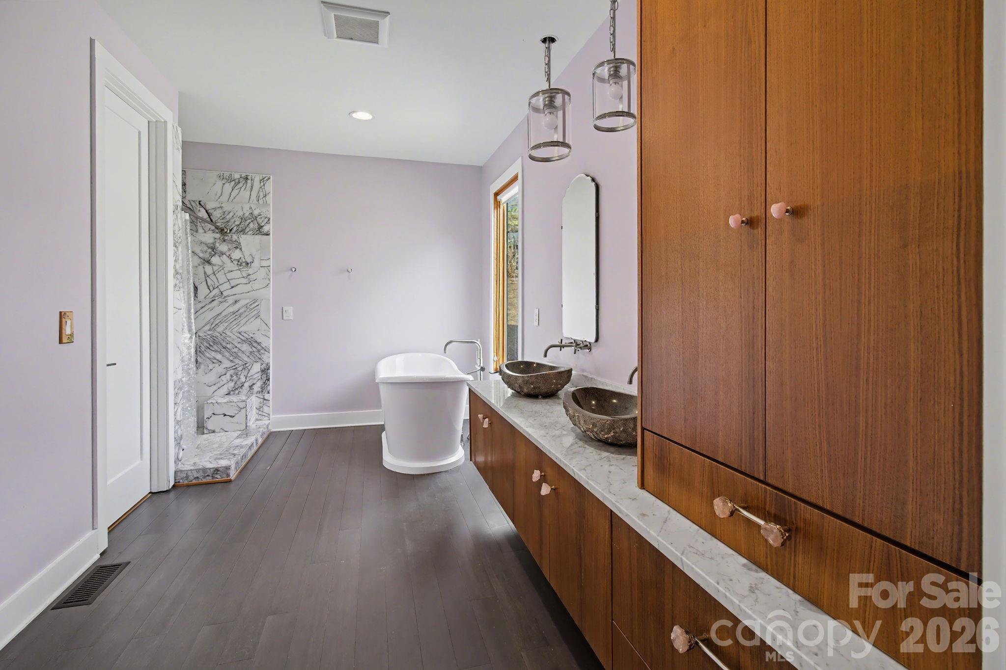 8 Nottingham Drive — Candler