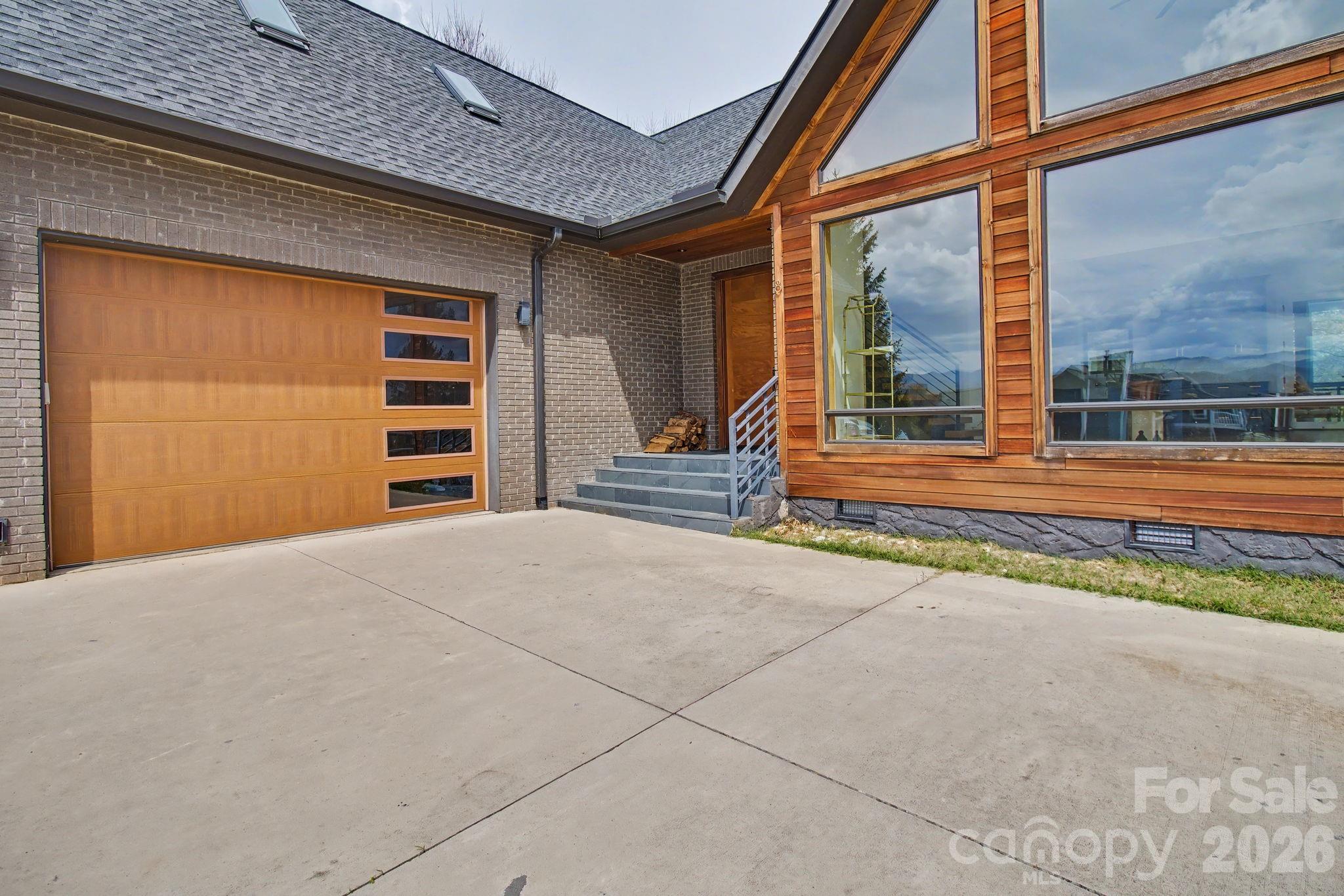 8 Nottingham Drive — Candler