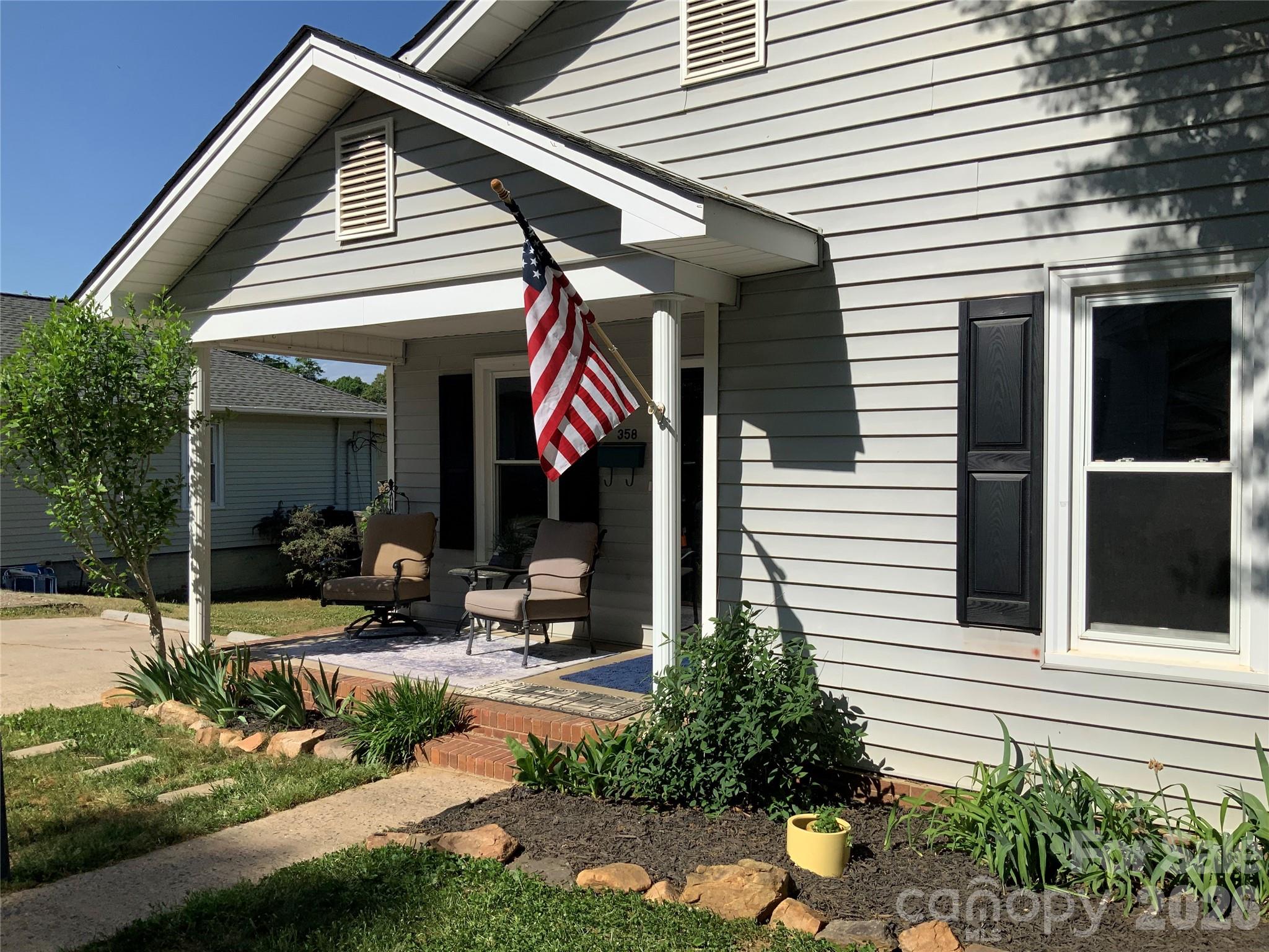 358 Woodlawn Avenue — Cramerton