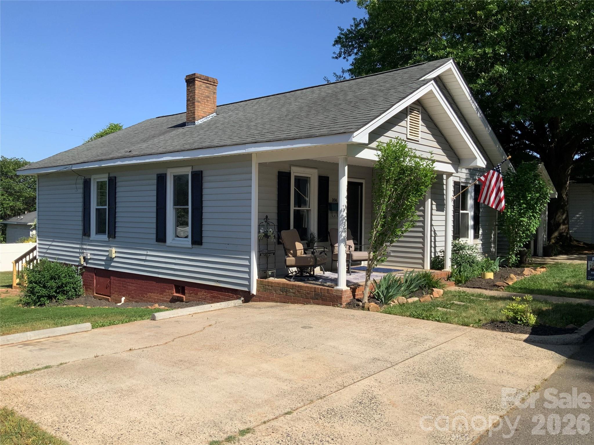 358 Woodlawn Avenue — Cramerton