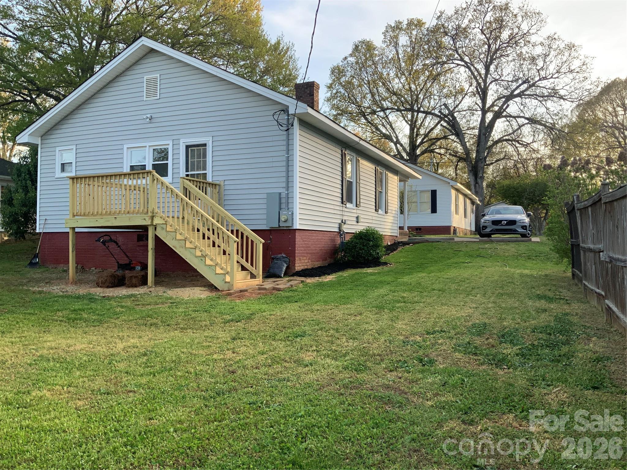 358 Woodlawn Avenue — Cramerton
