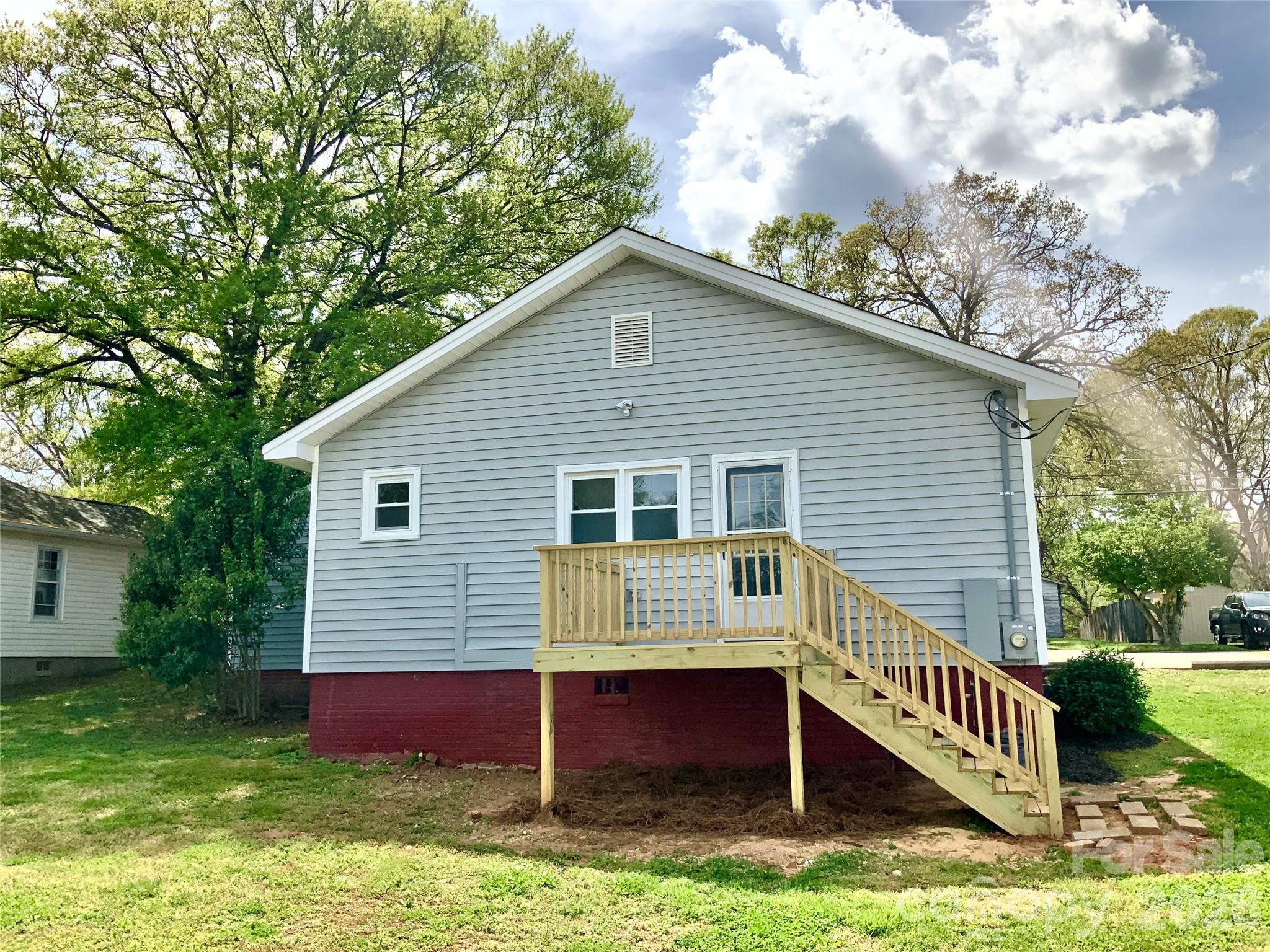 358 Woodlawn Avenue — Cramerton