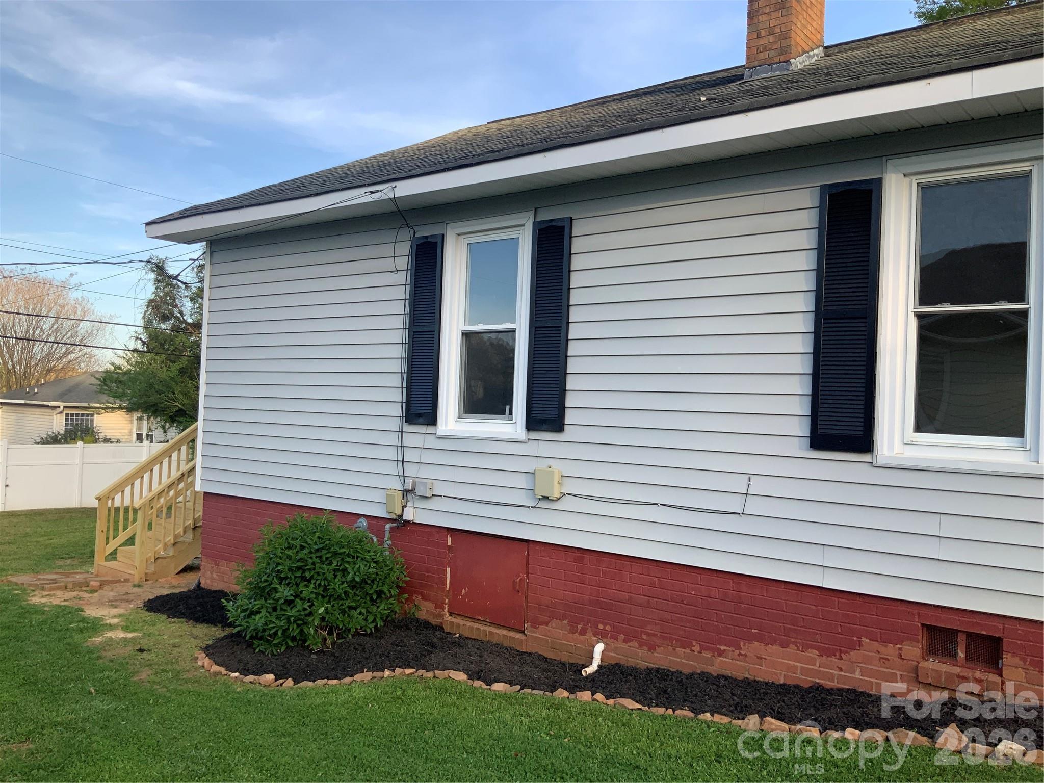 358 Woodlawn Avenue — Cramerton