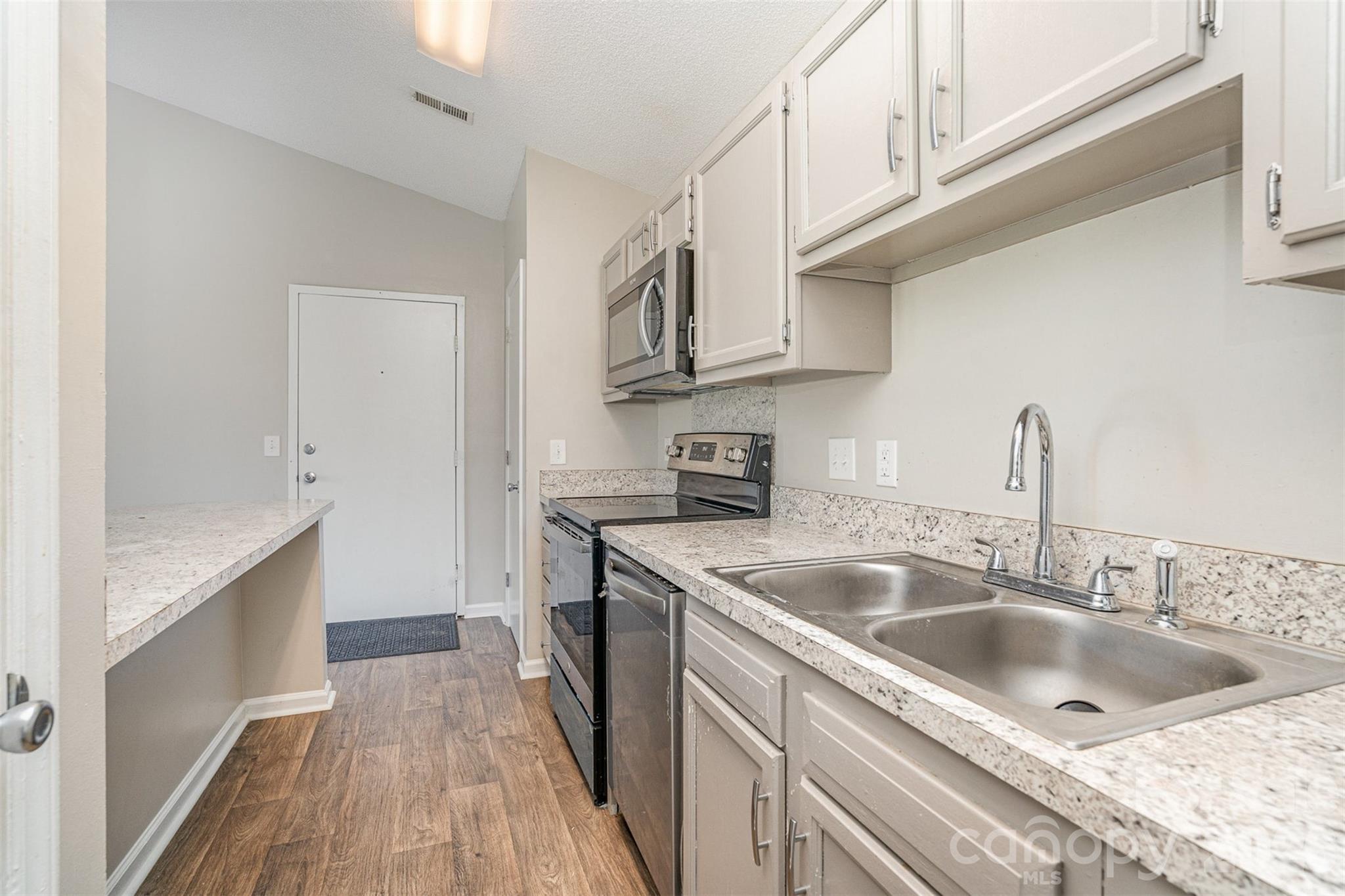 6165 Meadow Rose Lane — Charlotte