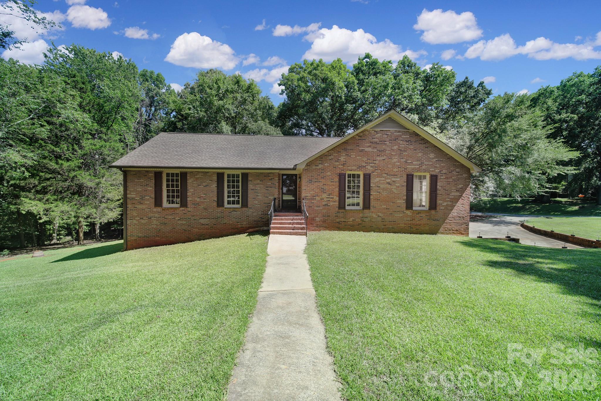 8927 Scarsdale Drive — Mint Hill