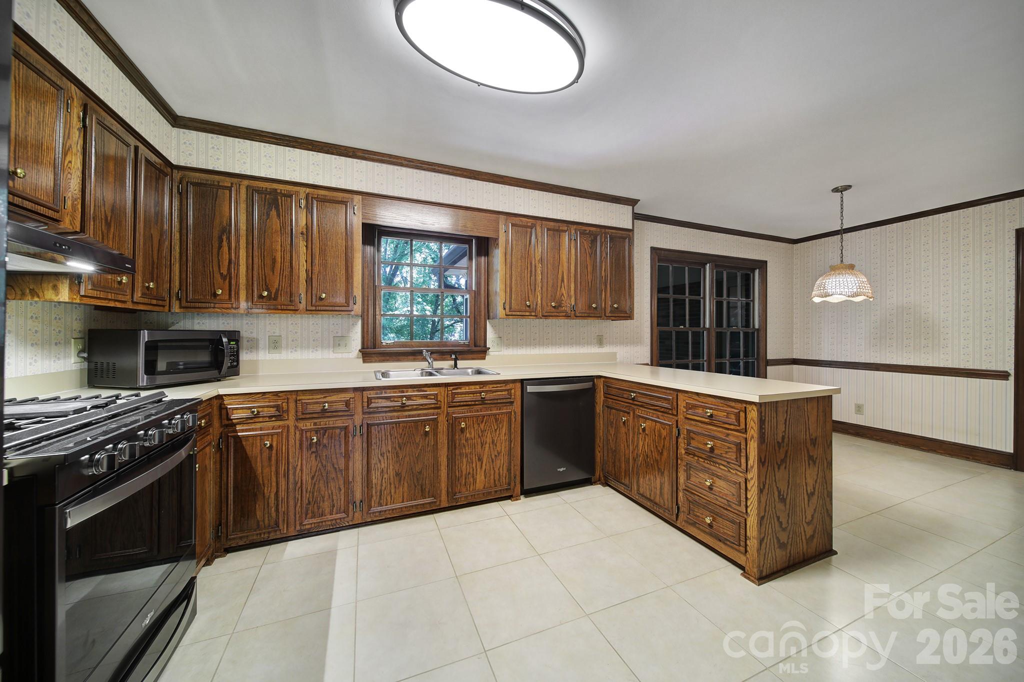 8927 Scarsdale Drive — Mint Hill