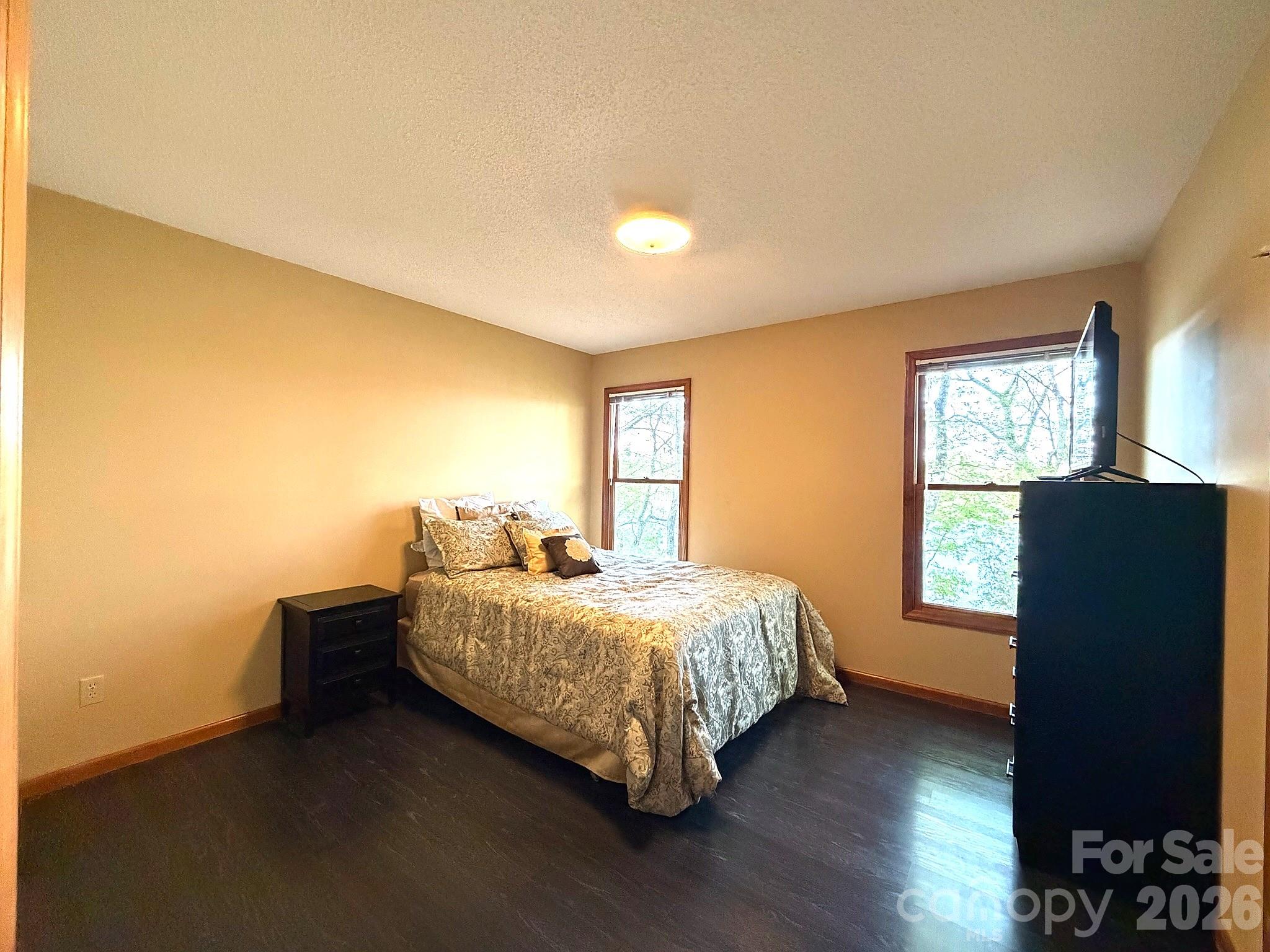 42484 Moonshine Drive — New London