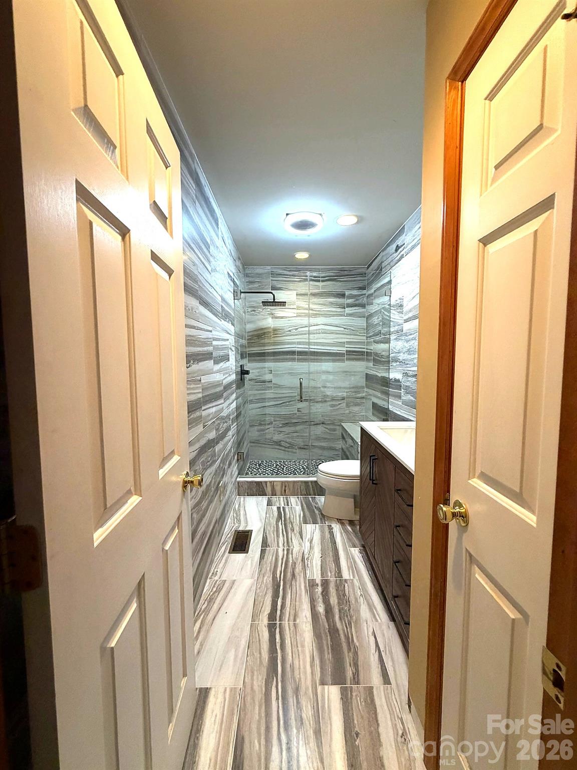 42484 Moonshine Drive — New London