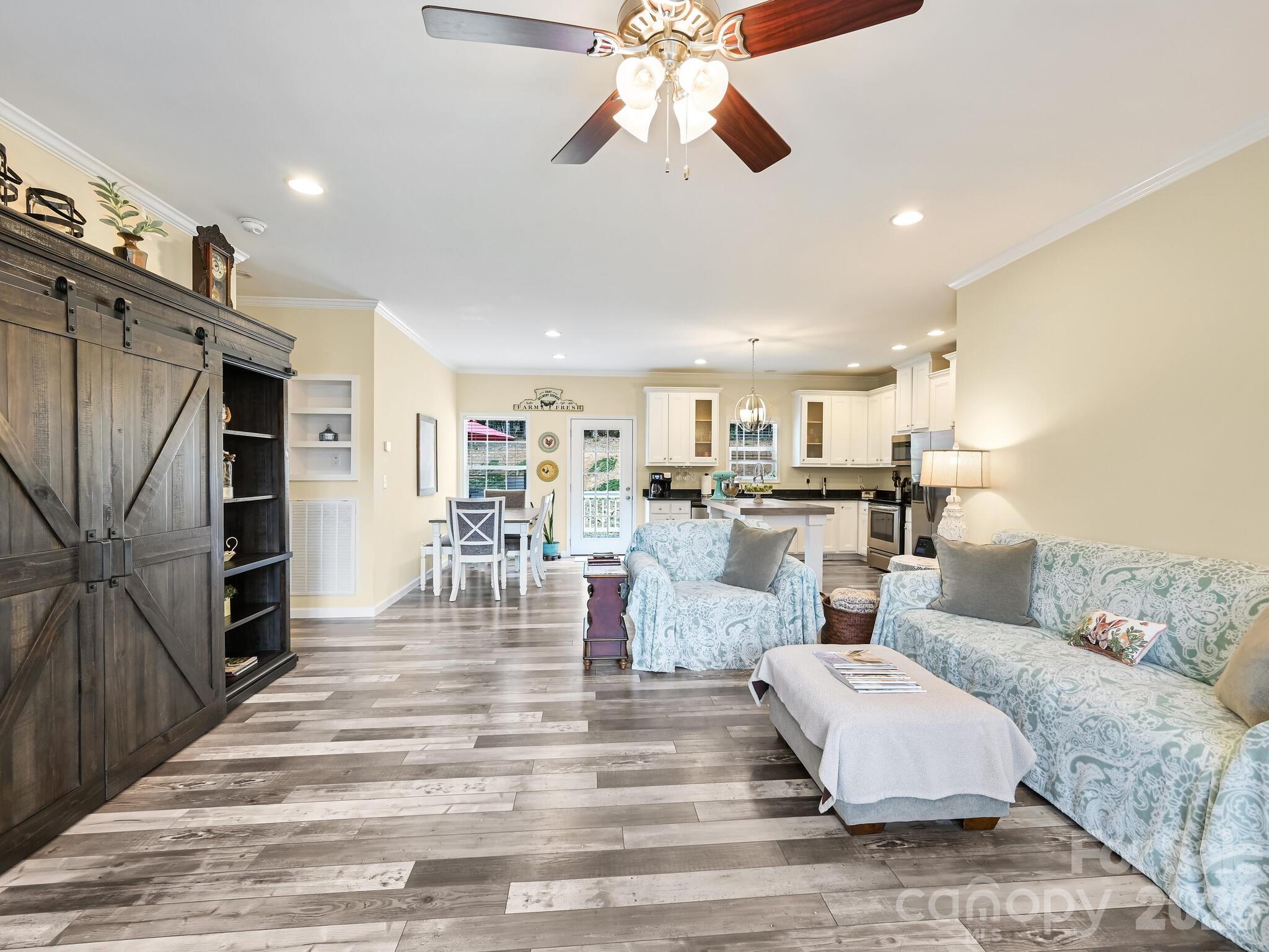 241 West Sunset Ridge Drive — Etowah
