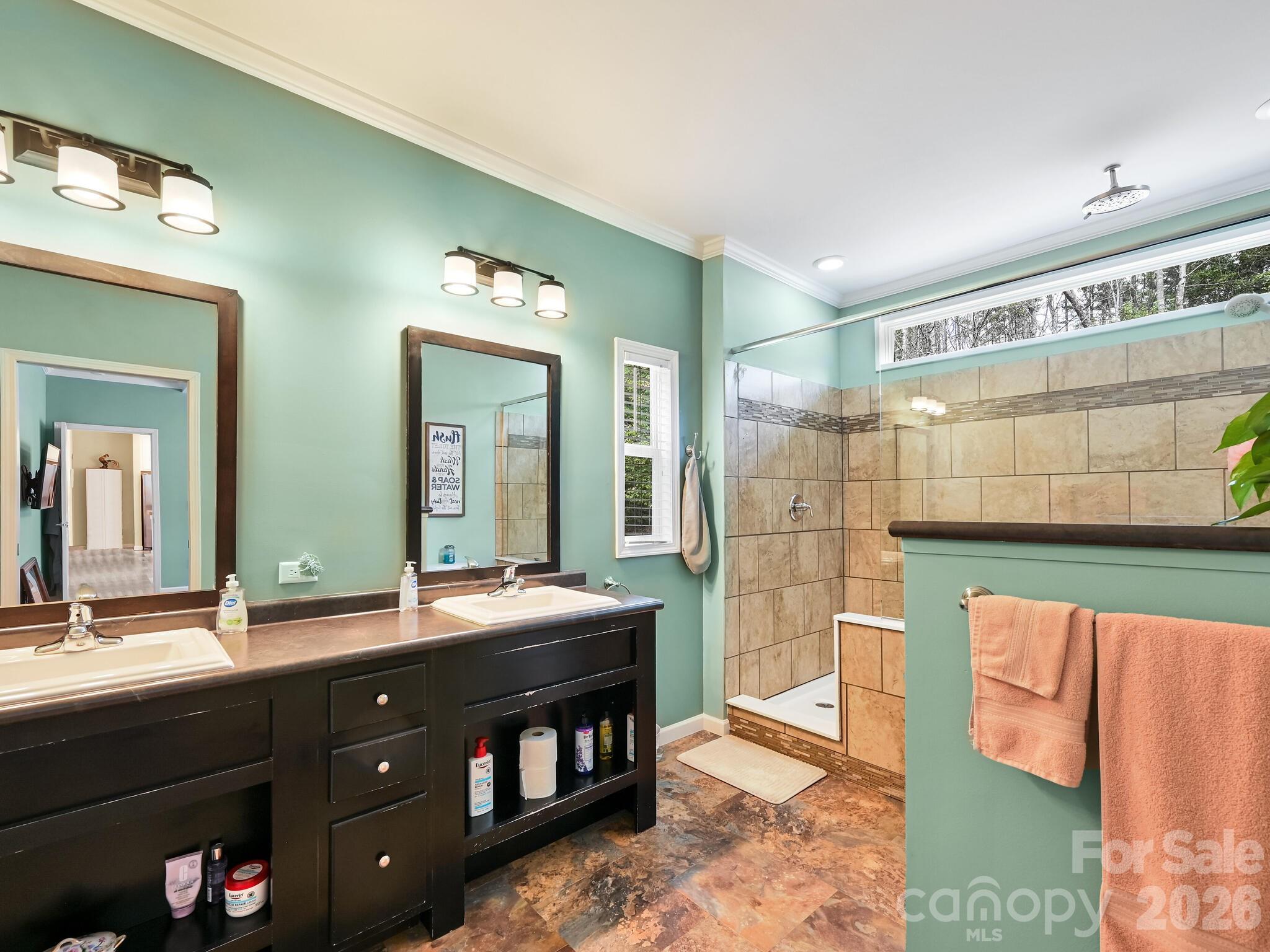 241 West Sunset Ridge Drive — Etowah