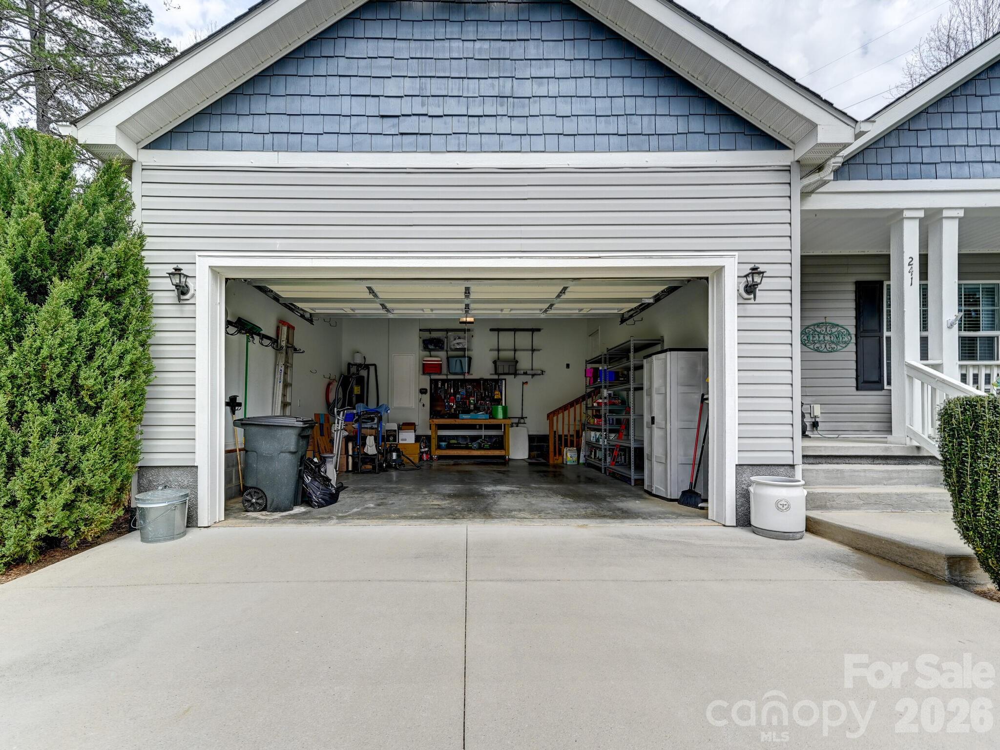 241 West Sunset Ridge Drive — Etowah