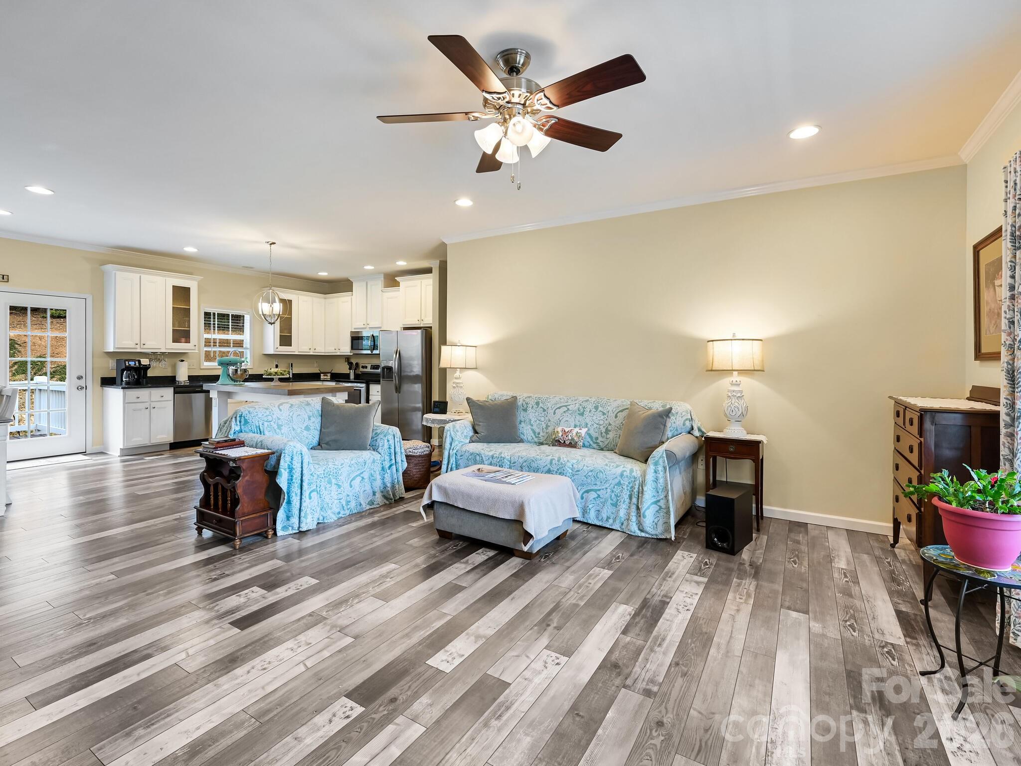 241 West Sunset Ridge Drive — Etowah