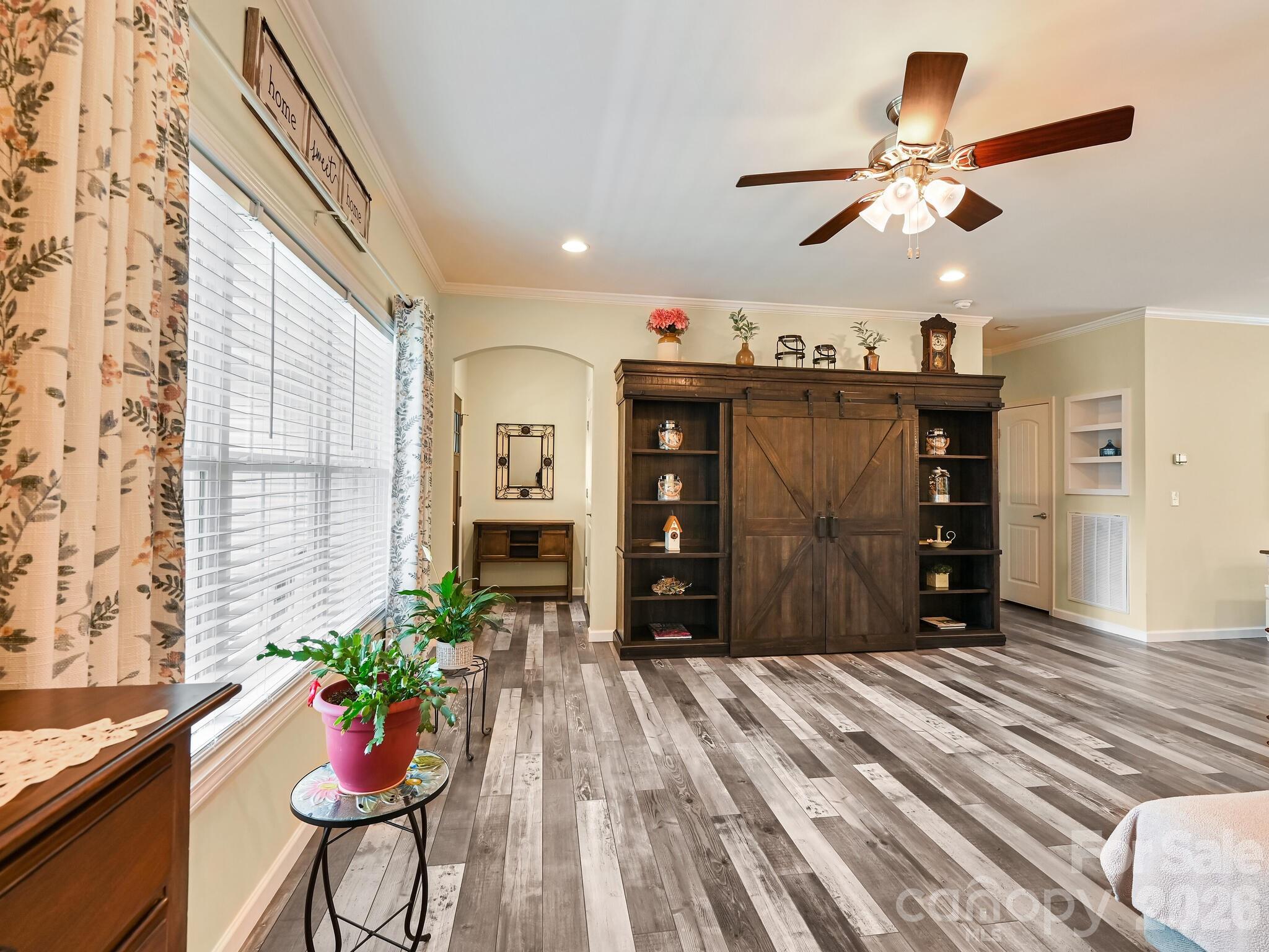 241 West Sunset Ridge Drive — Etowah