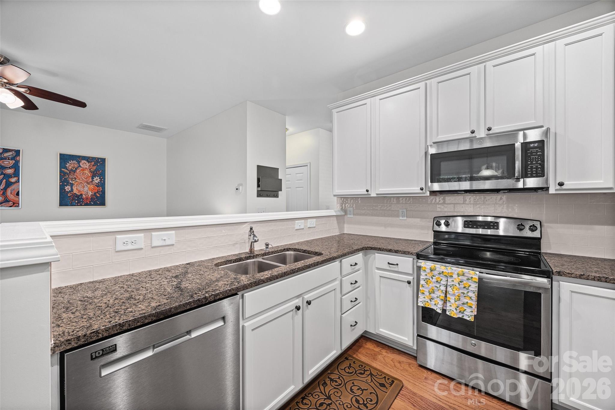 2086 Shady Pond Drive — Lake Wylie