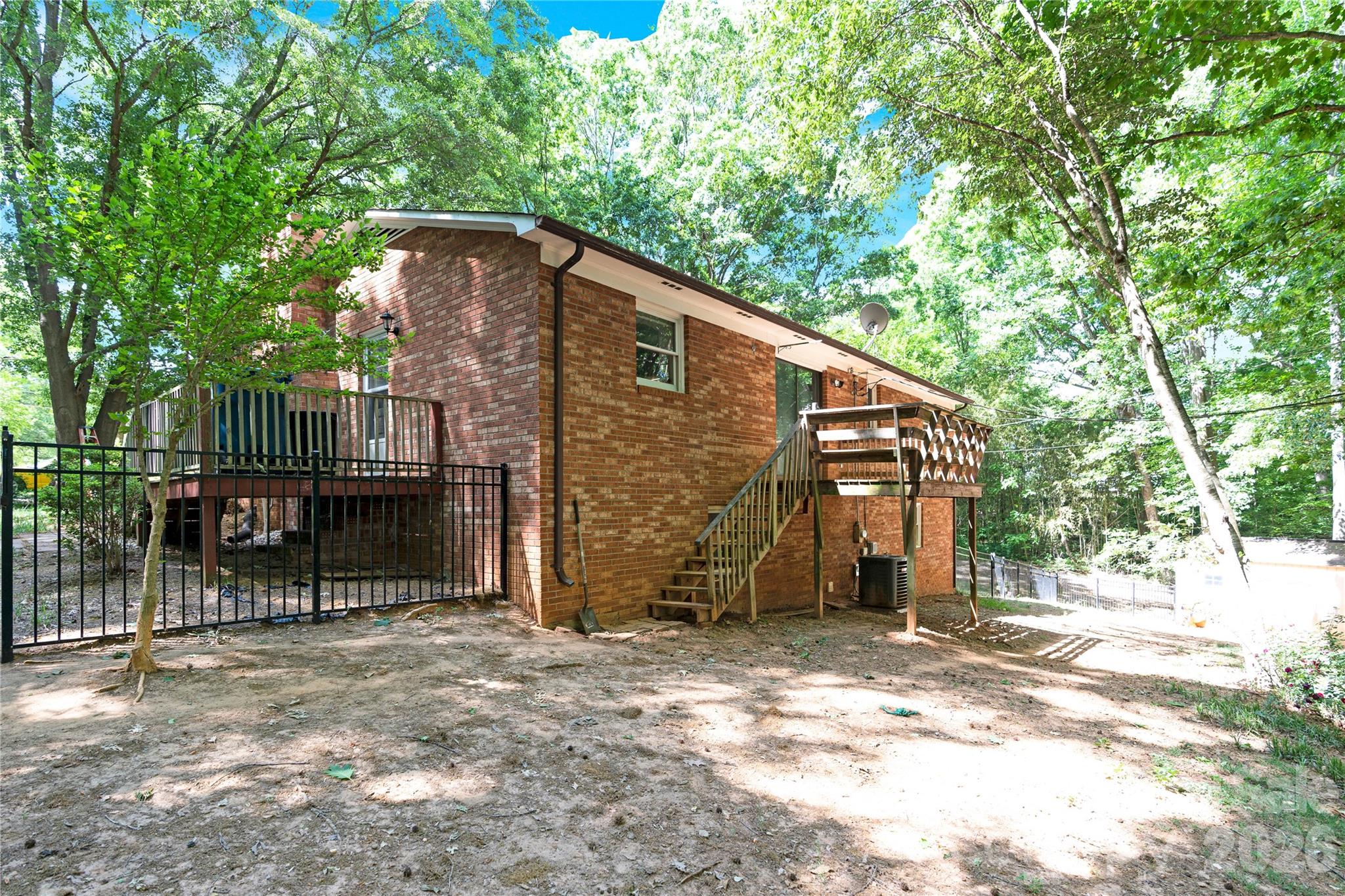 7065 Fieldcrest Lane — Denver