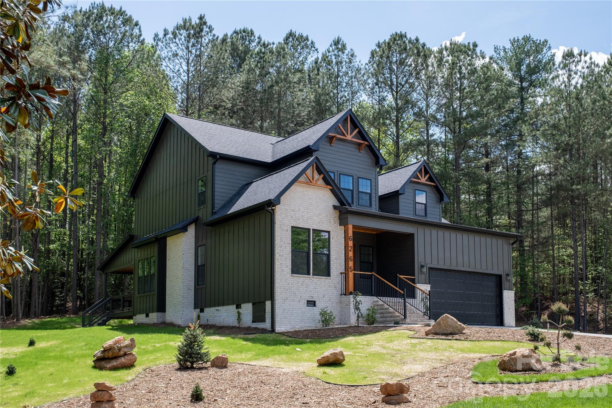 6265 Riviera Run Estates Drive — Hickory