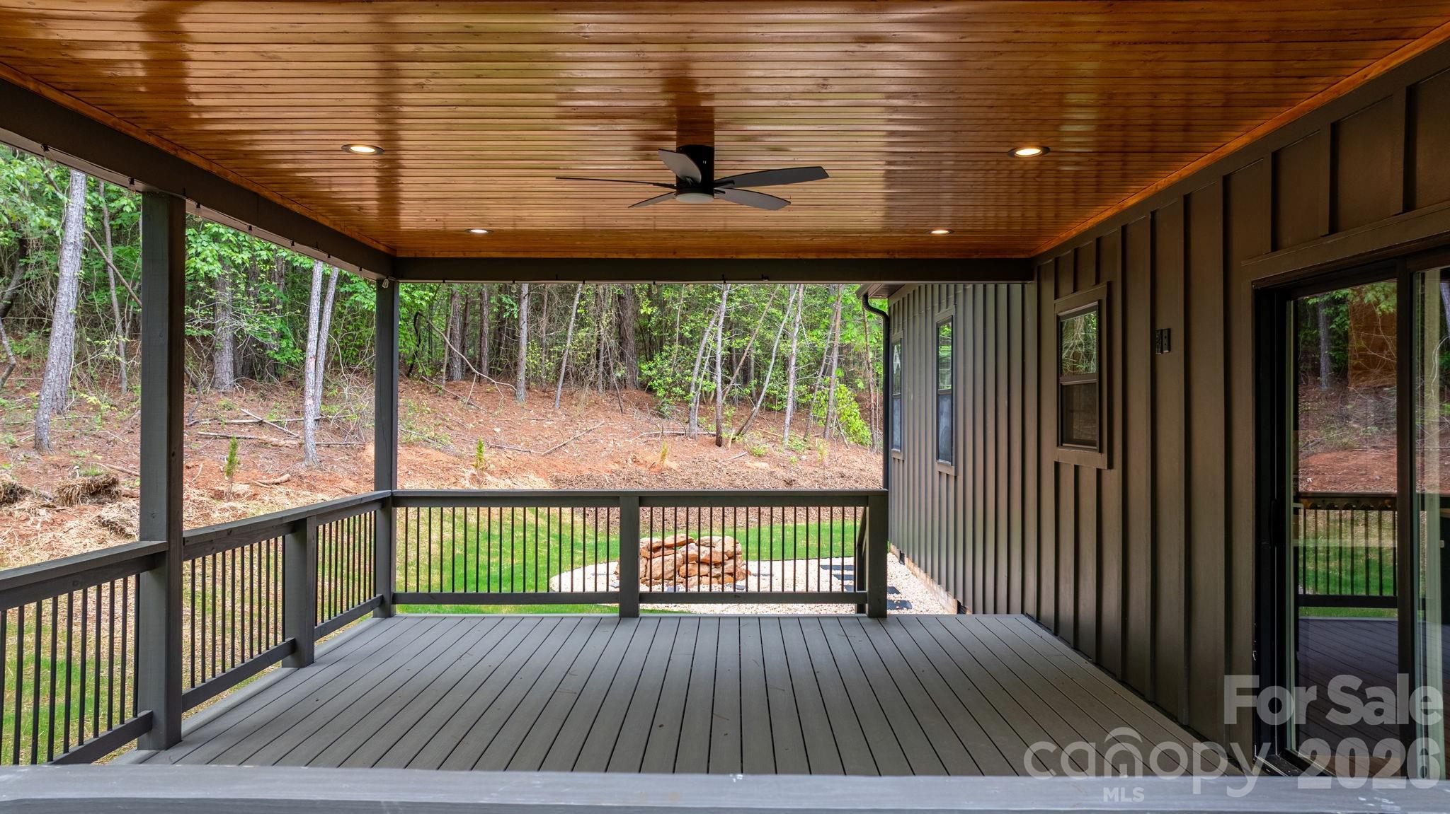6265 Riviera Run Estates Drive — Hickory