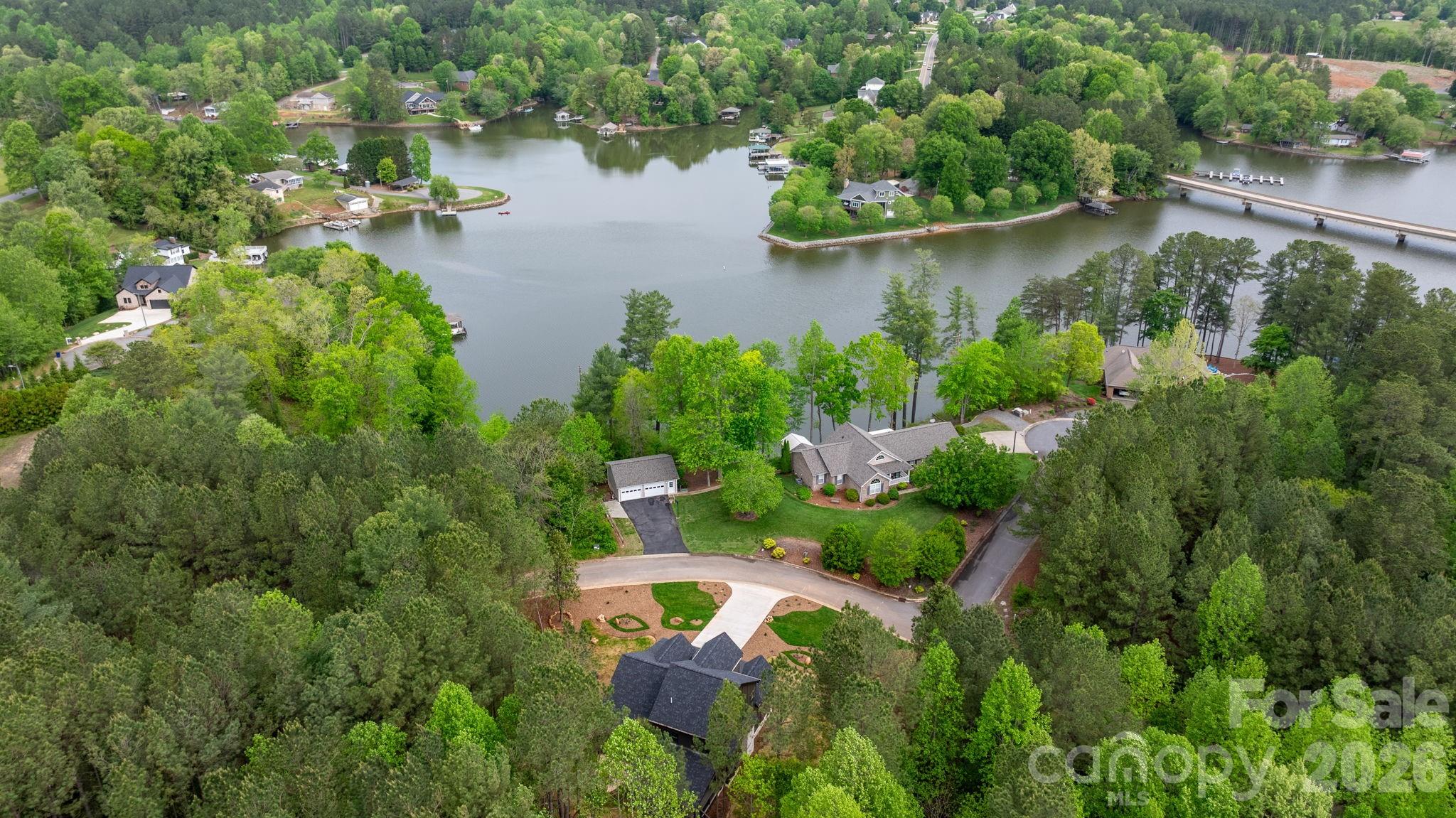 6265 Riviera Run Estates Drive — Hickory