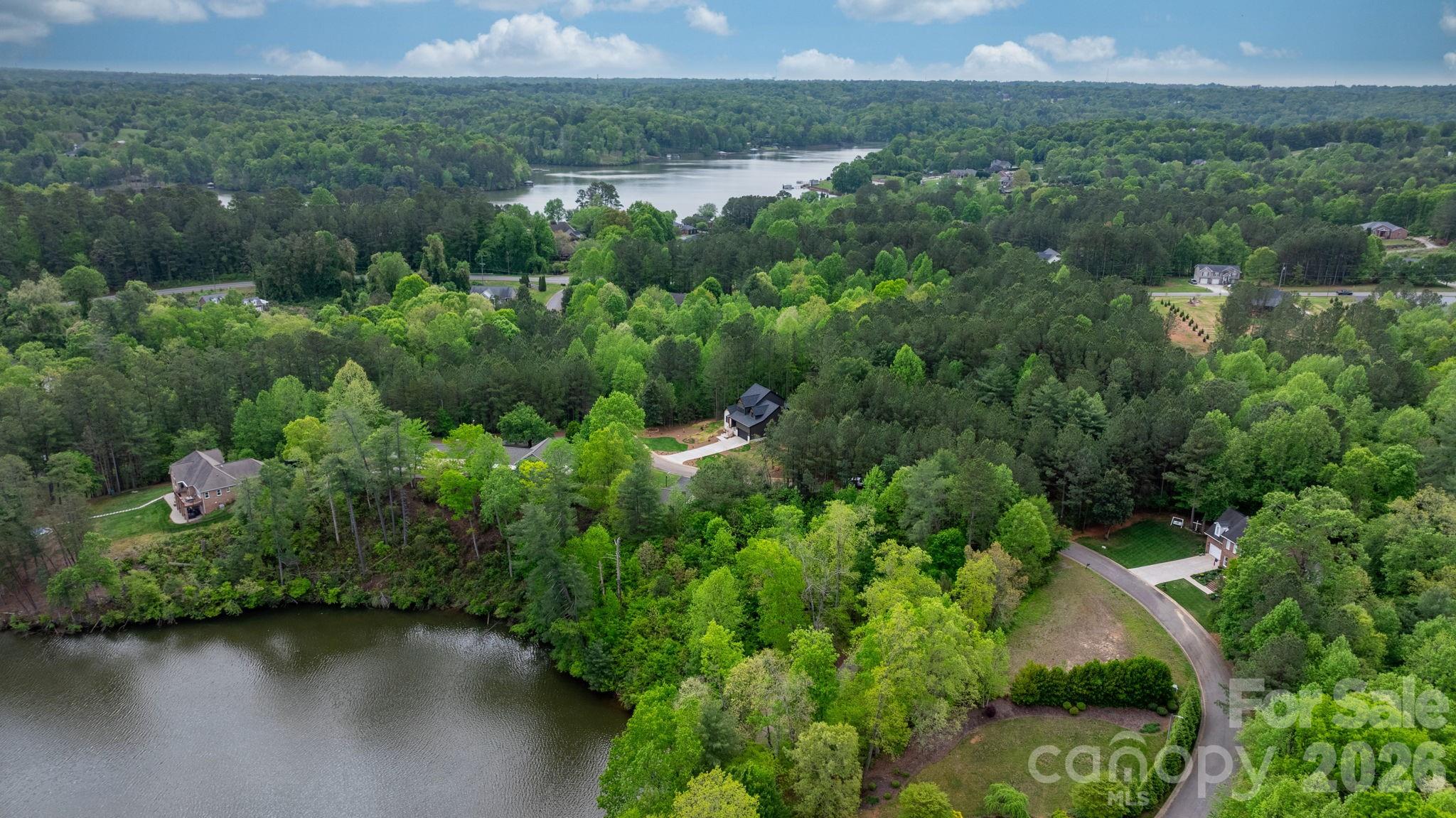 6265 Riviera Run Estates Drive — Hickory
