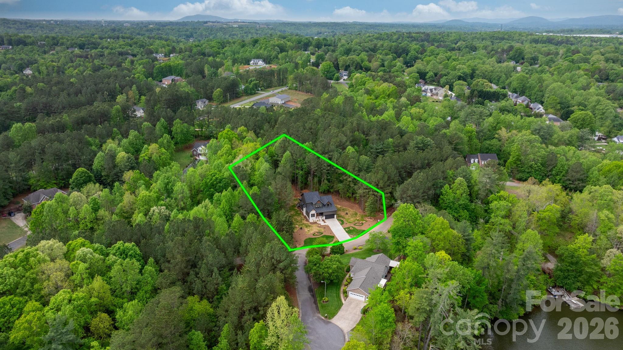 6265 Riviera Run Estates Drive — Hickory