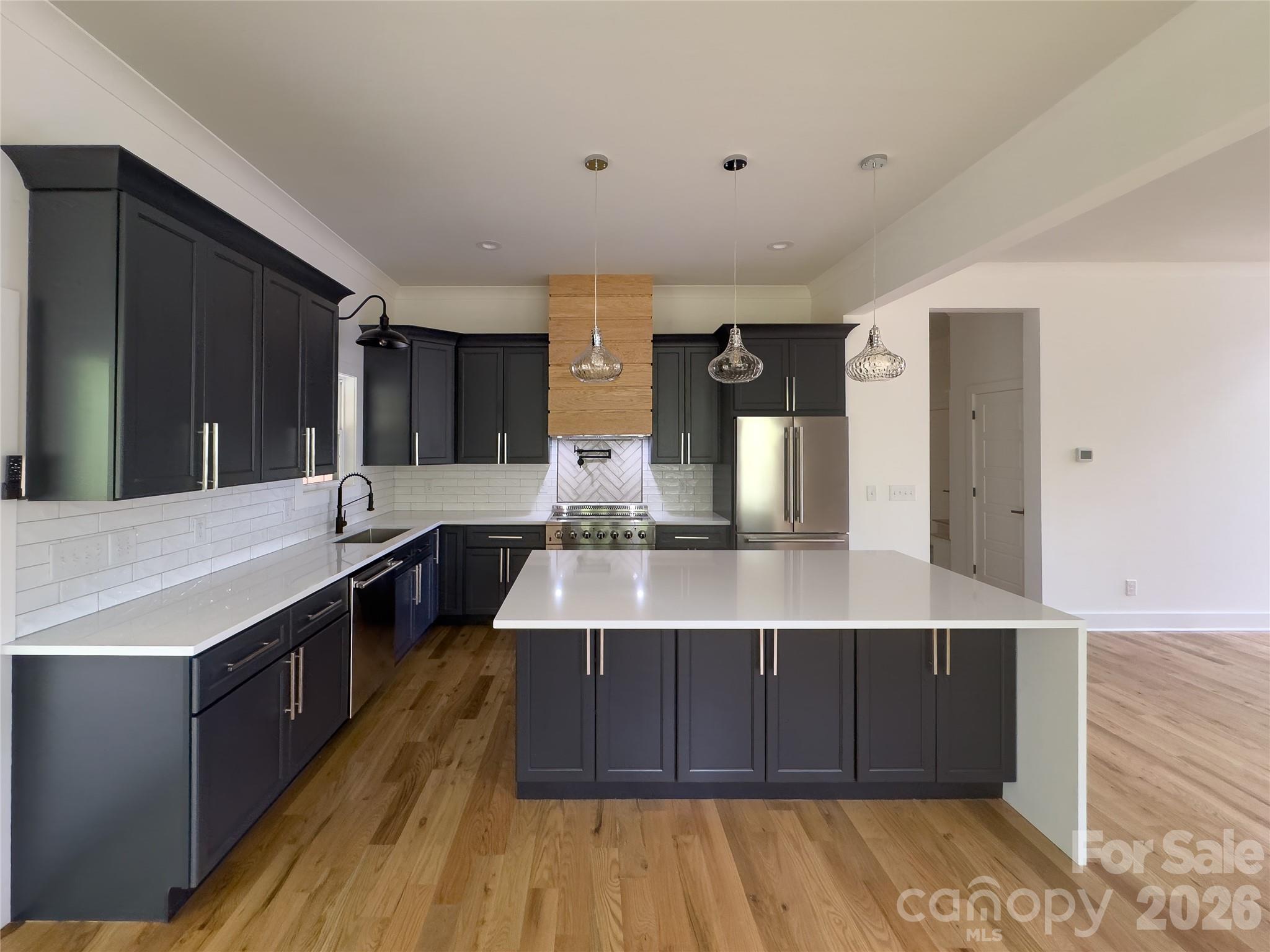 6265 Riviera Run Estates Drive — Hickory