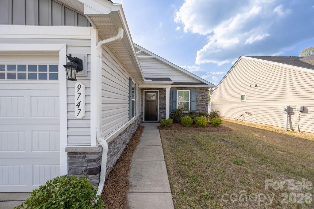 9747 Wardley Drive — Charlotte
