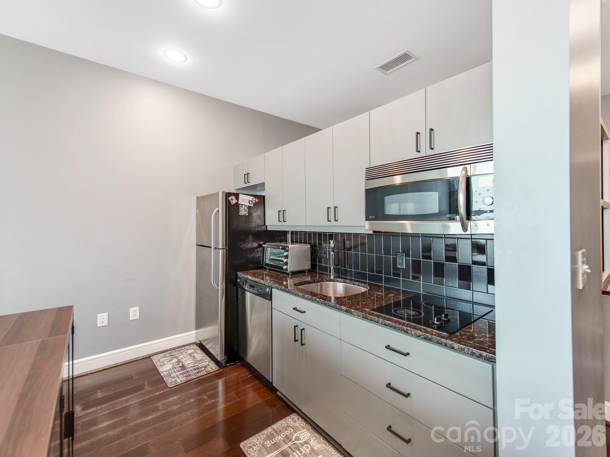 333 W Trade Street — Charlotte