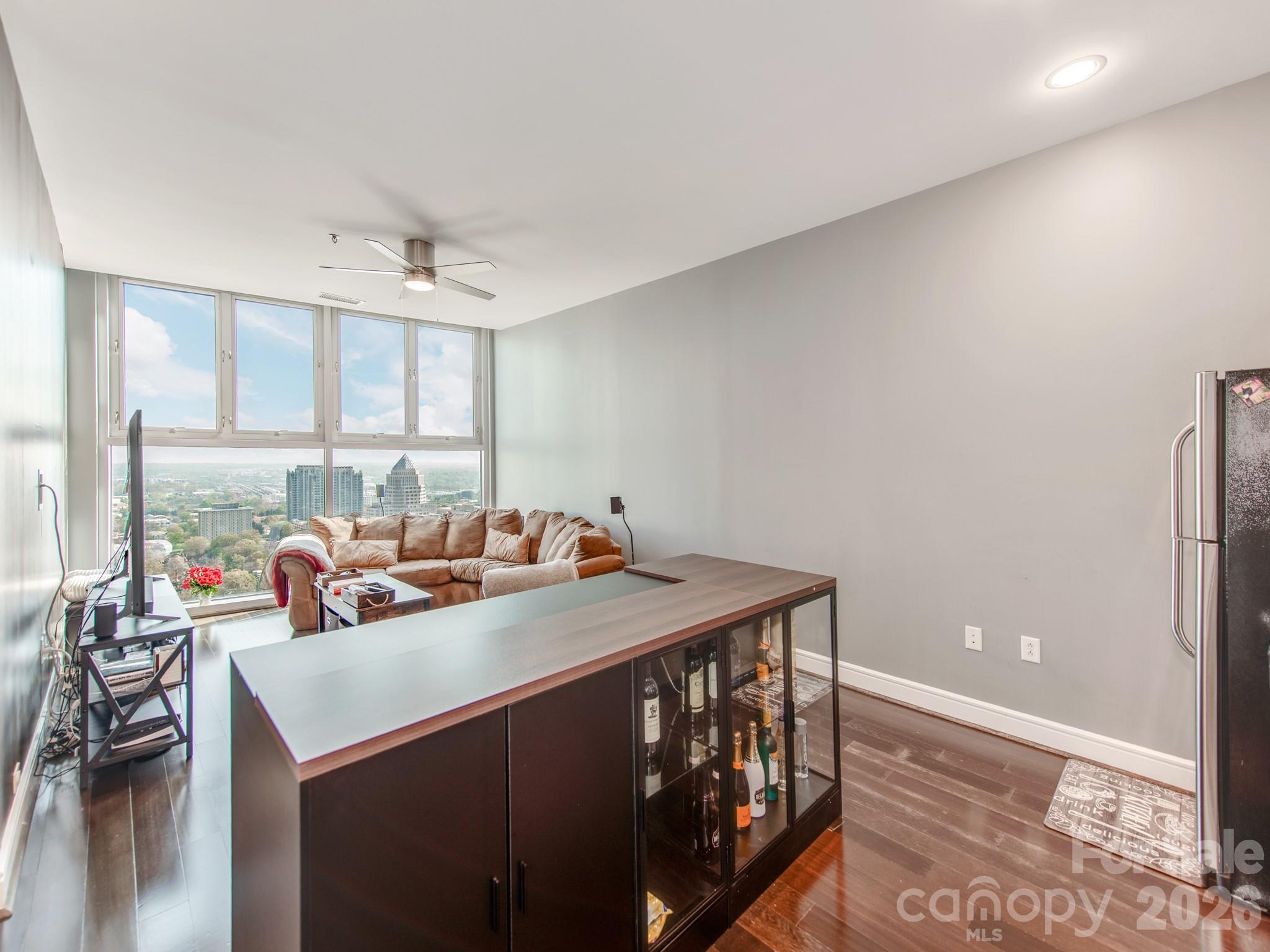 333 W Trade Street — Charlotte
